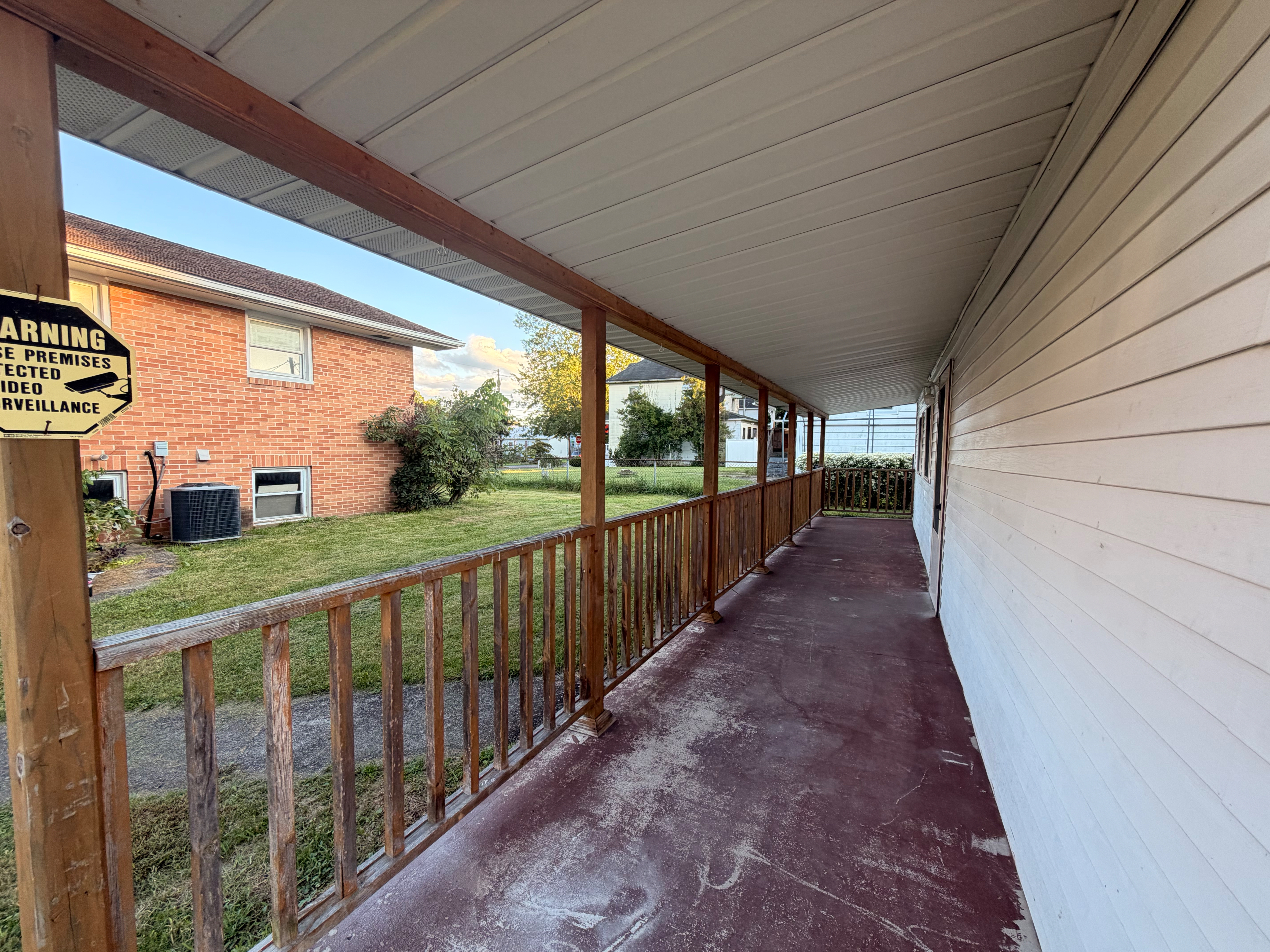 Private, Fully Furnished 1-2BR Home, Easy Access, on Quiet Dead-End Street - High-Speed Wi-Fi Includ - Photo 1
