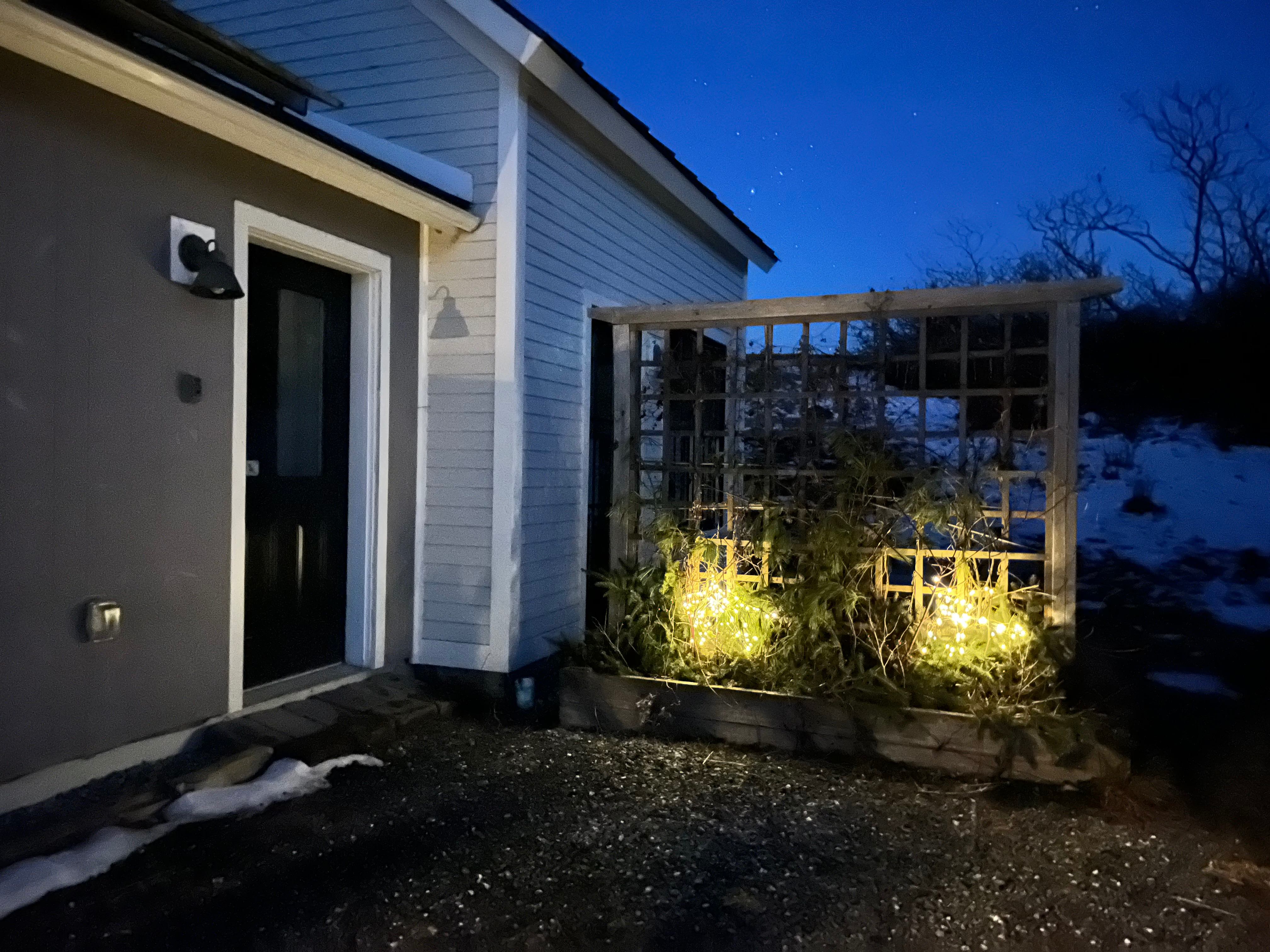 Beautiful light filled one bedroom cottage in country - Photo 2