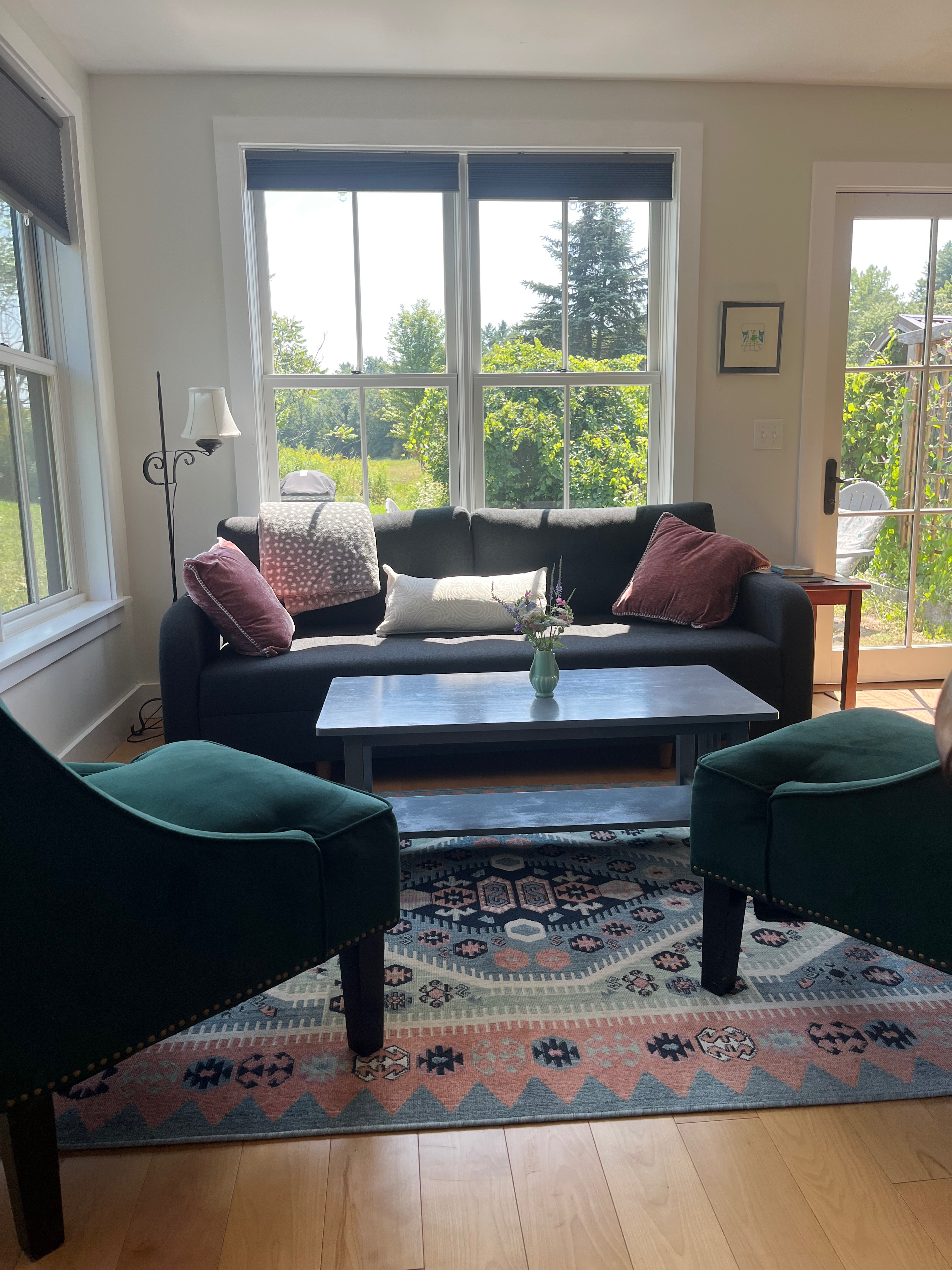 Beautiful light filled one bedroom cottage in country - Photo 4
