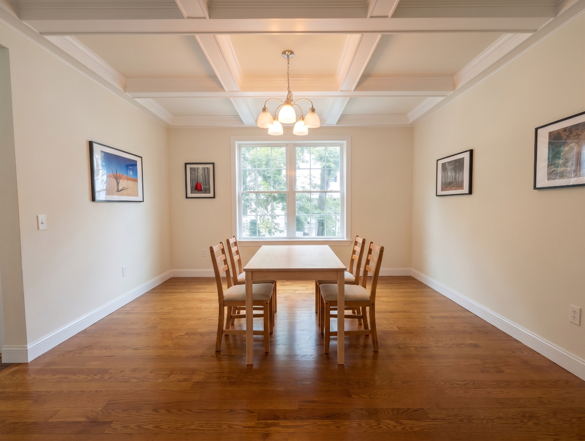 Modern 4 Bedroom House with 2 Parking Spots and Edible Garden in Mount Kisco - Photo 4