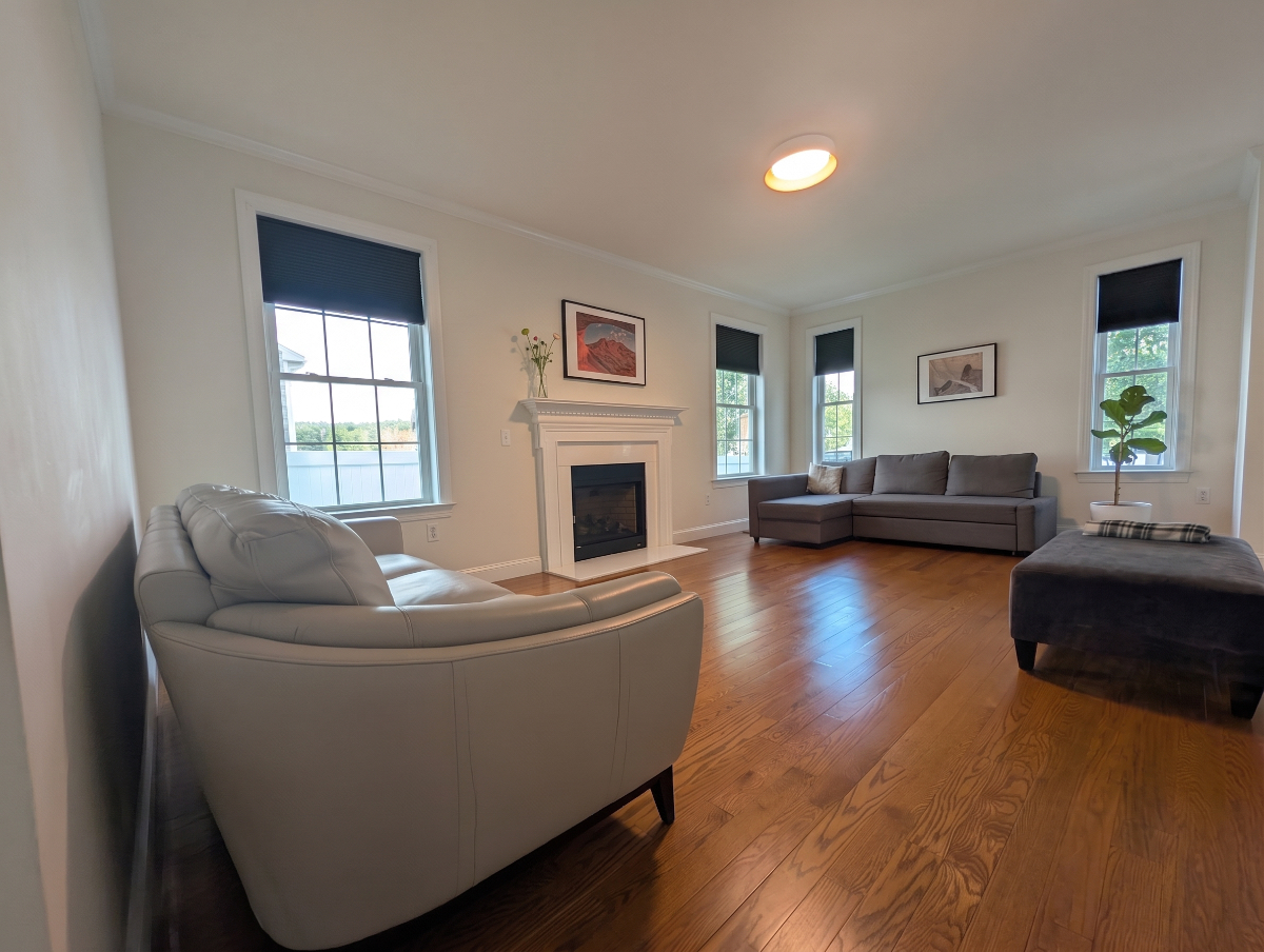 Modern 4 Bedroom House with 2 Parking Spots and Edible Garden in Mount Kisco - Photo 9
