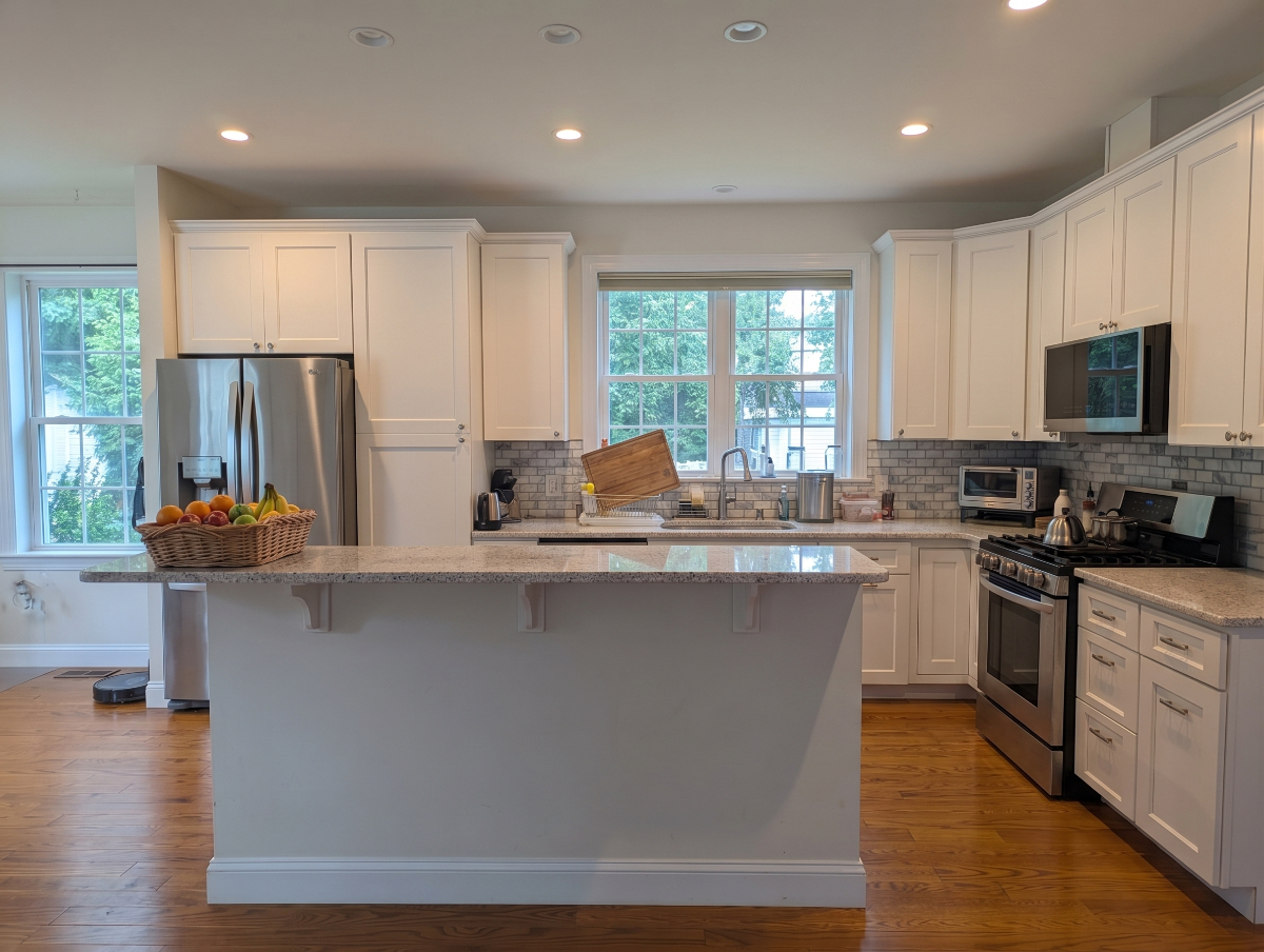 Modern 4 Bedroom House with 2 Parking Spots and Edible Garden in Mount Kisco - Photo 10
