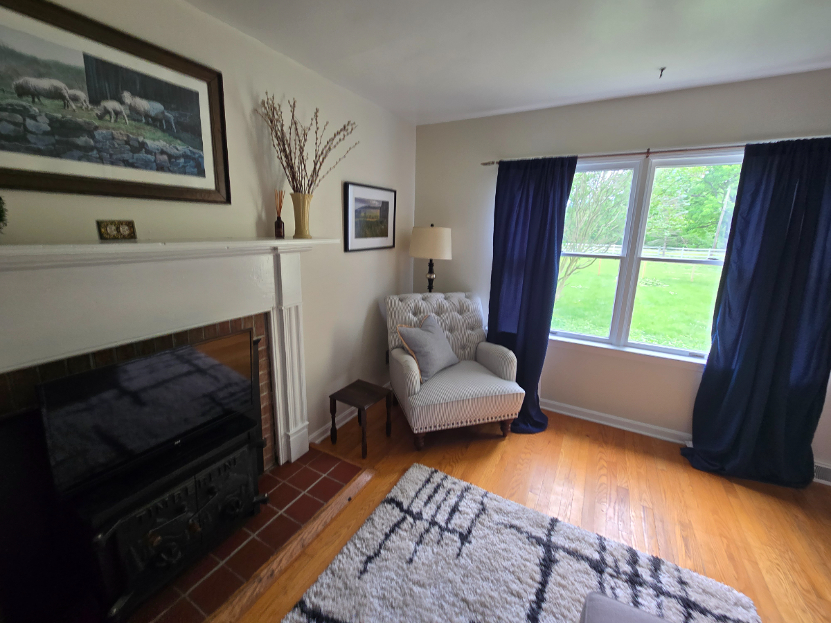 Private bedroom, bathroom,den country house - Photo 2