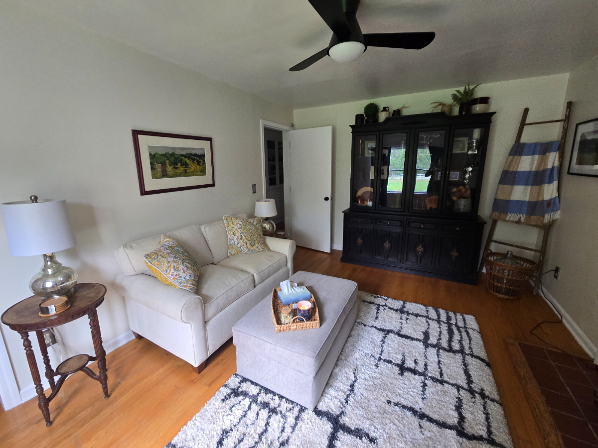 Private bedroom, bathroom,den country house - Photo 3