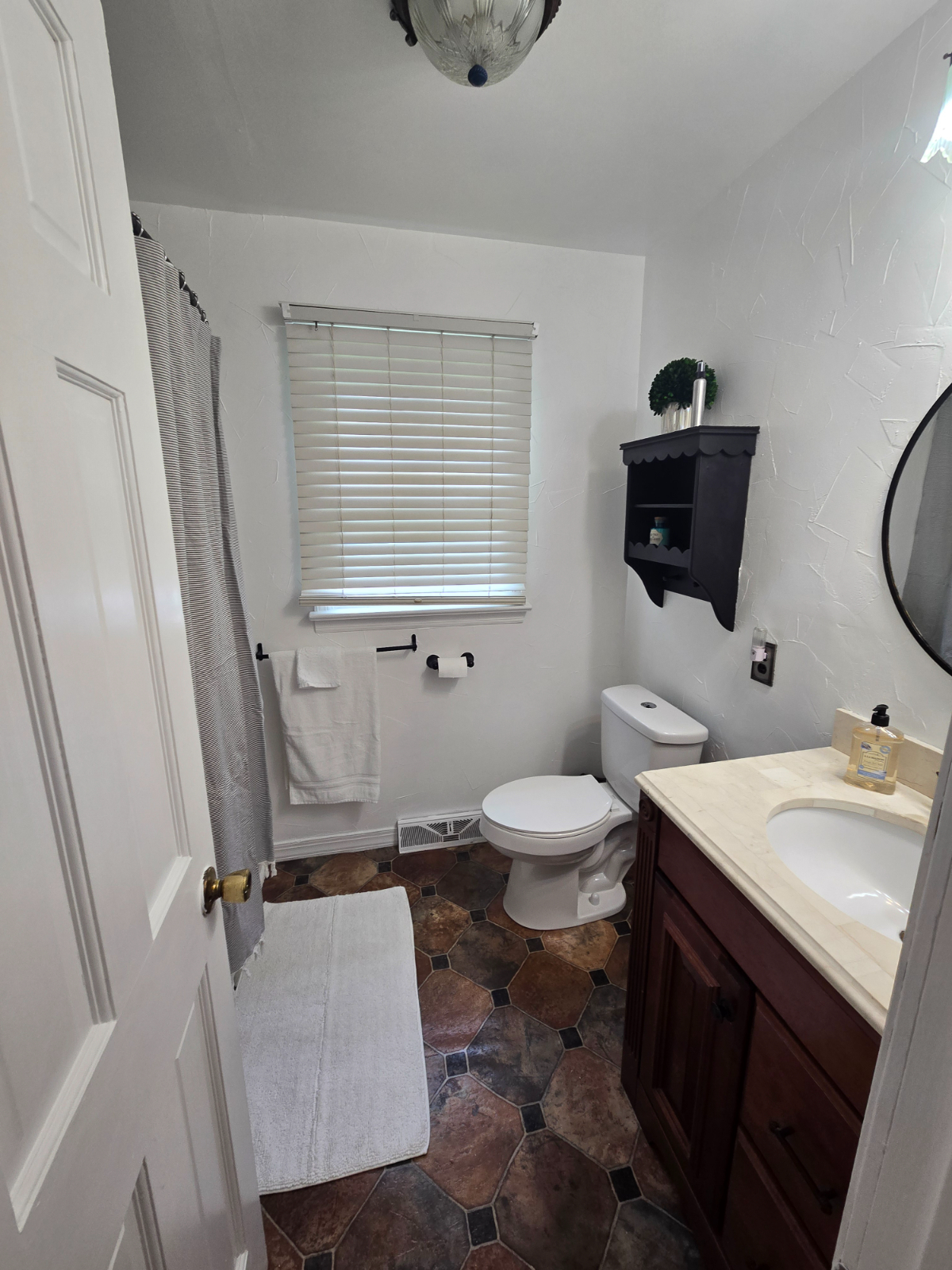 Private bedroom, bathroom,den country house - Photo 4