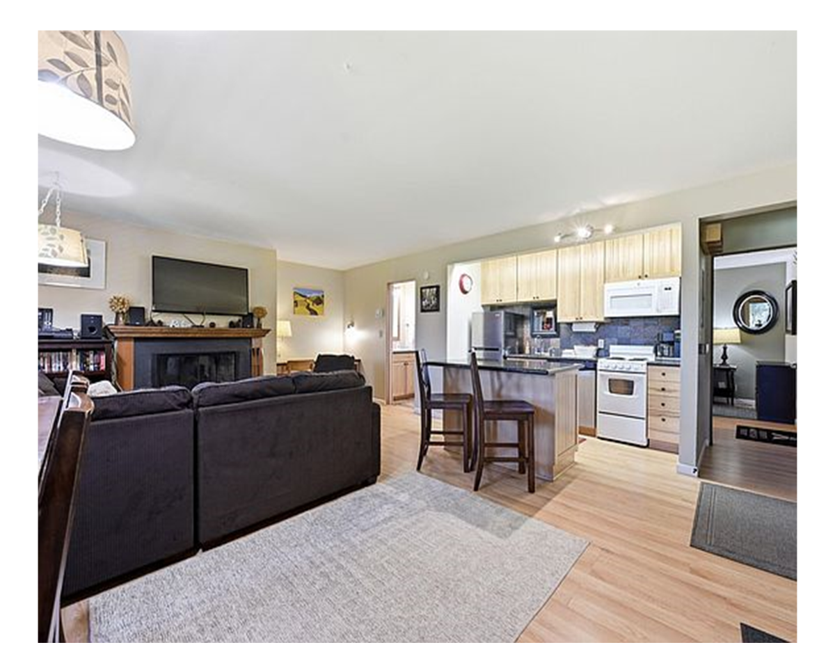 $2,359/Month - Furnished Bend Condo - ALL UTILITIES INCLUDED - Photo 1
