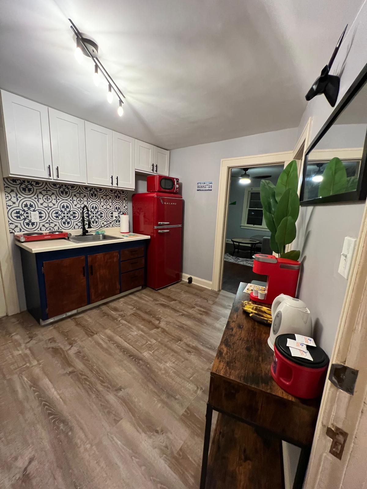 Cozy Furnished Home in Quiet Parma Neighborhood - Photo 6
