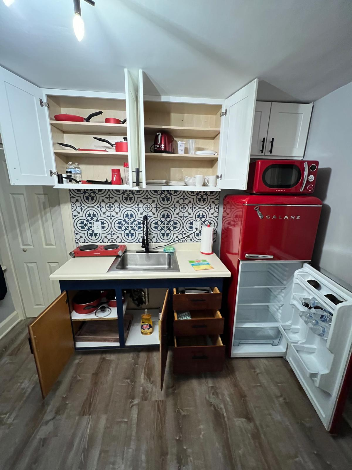 Cozy Furnished Home in Quiet Parma Neighborhood - Photo 10