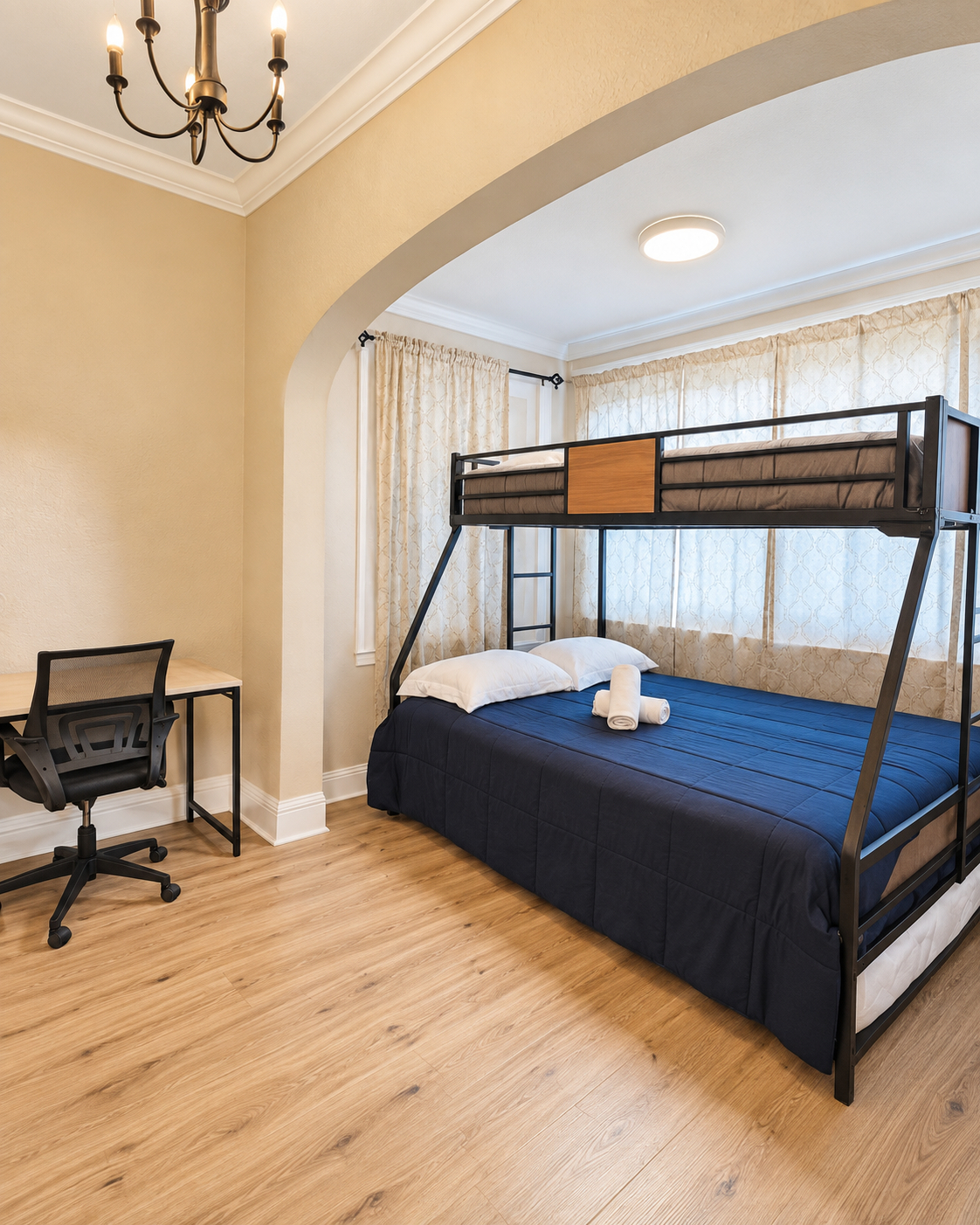 Beautiful 4 BHK Furnished Home in the Heart of Niagara Falls - Photo 6