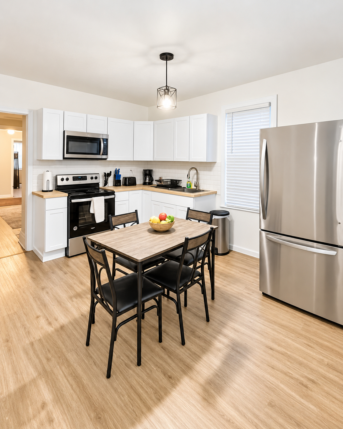 Beautiful 4 BHK Furnished Home in the Heart of Niagara Falls - Photo 7
