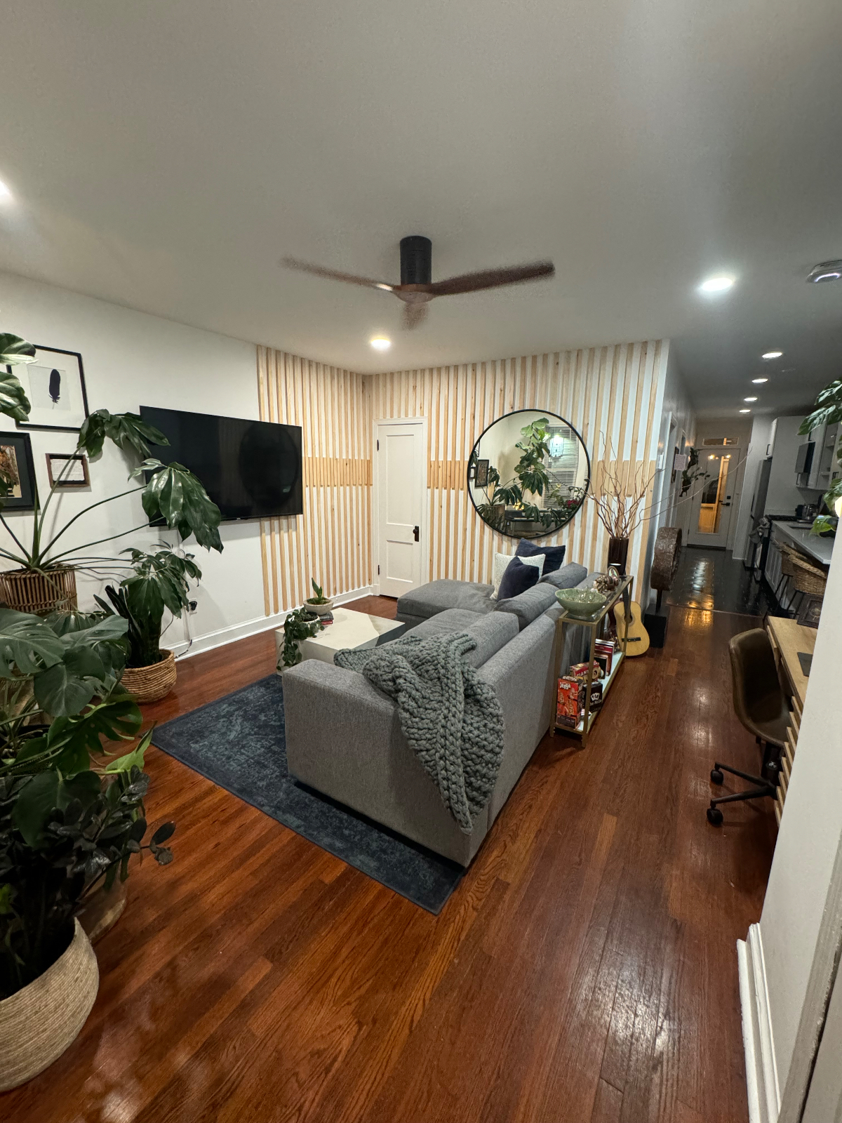 Charming 1 Bedroom, 1 Bath with Outdoor Deck and shared Backyard - Photo 1