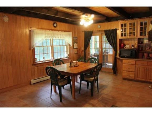 Private 4BR Colonial on 6.3 Acres - Bennington, VT - Photo 4
