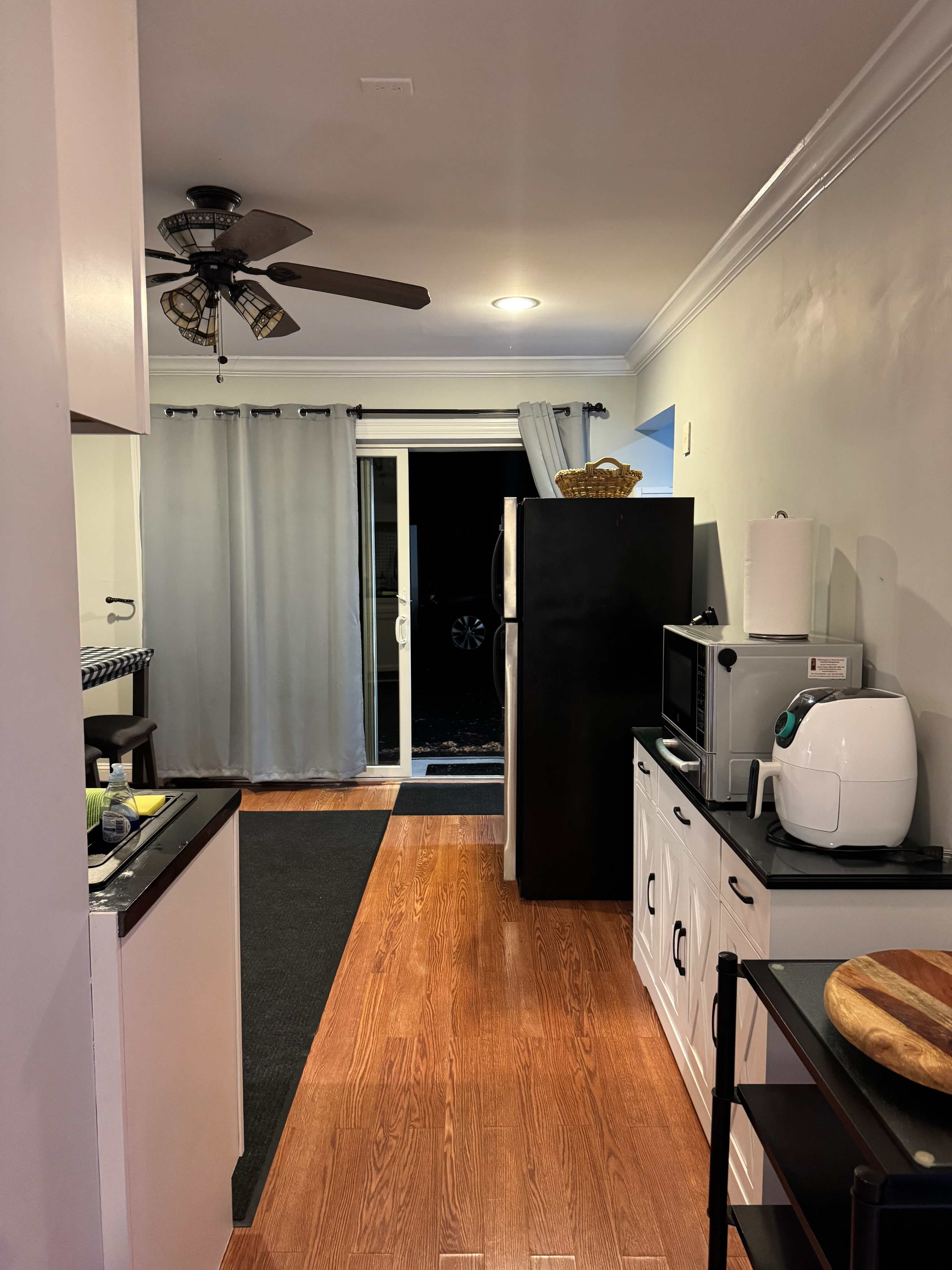 NURSE'S NOOK! Private one bedroom apartment off private driveway in large home surrounded by beautif - Photo 7