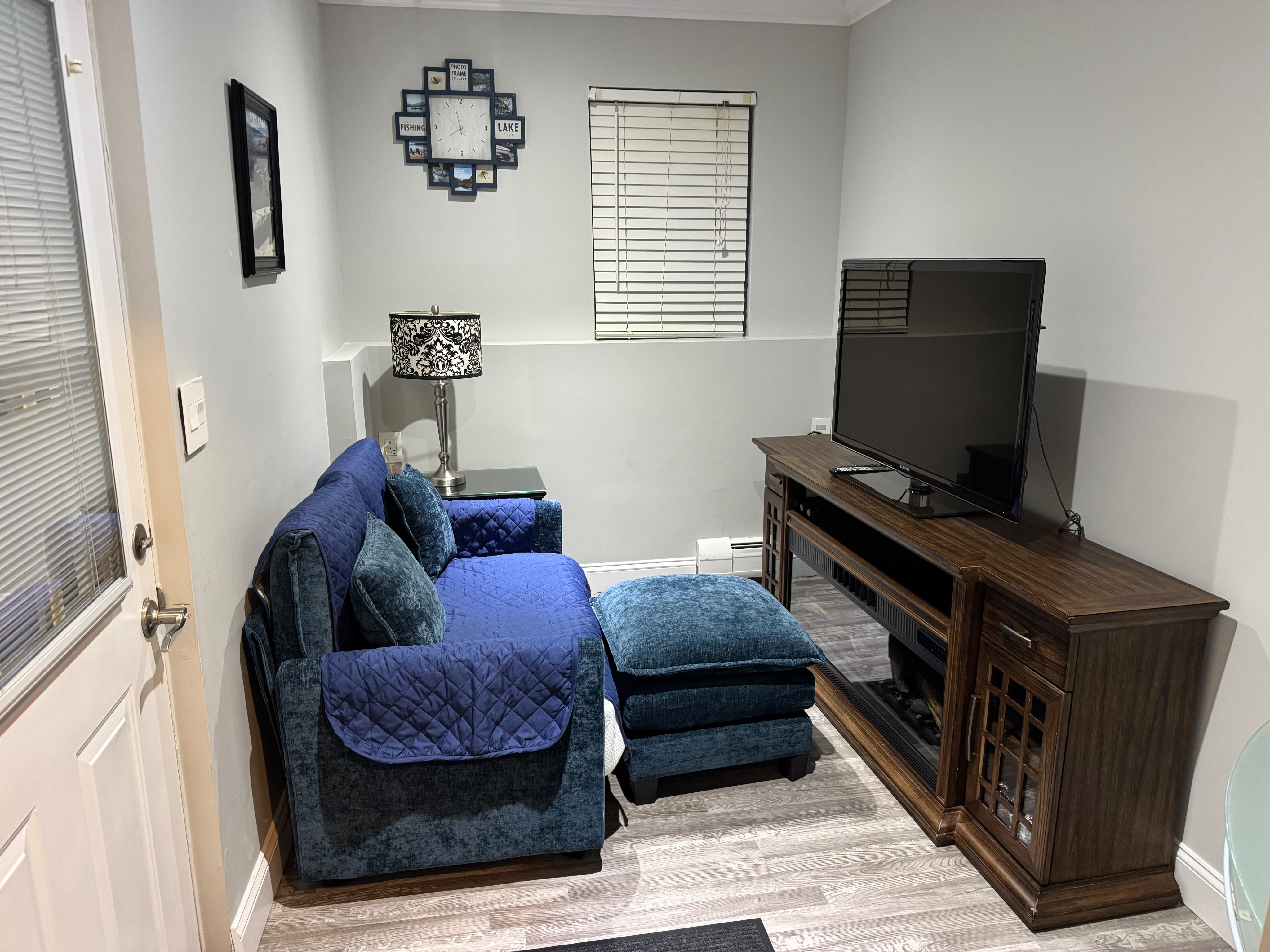 NURSE'S NOOK! Private one bedroom apartment off private driveway in large home surrounded by beautif - Photo 2