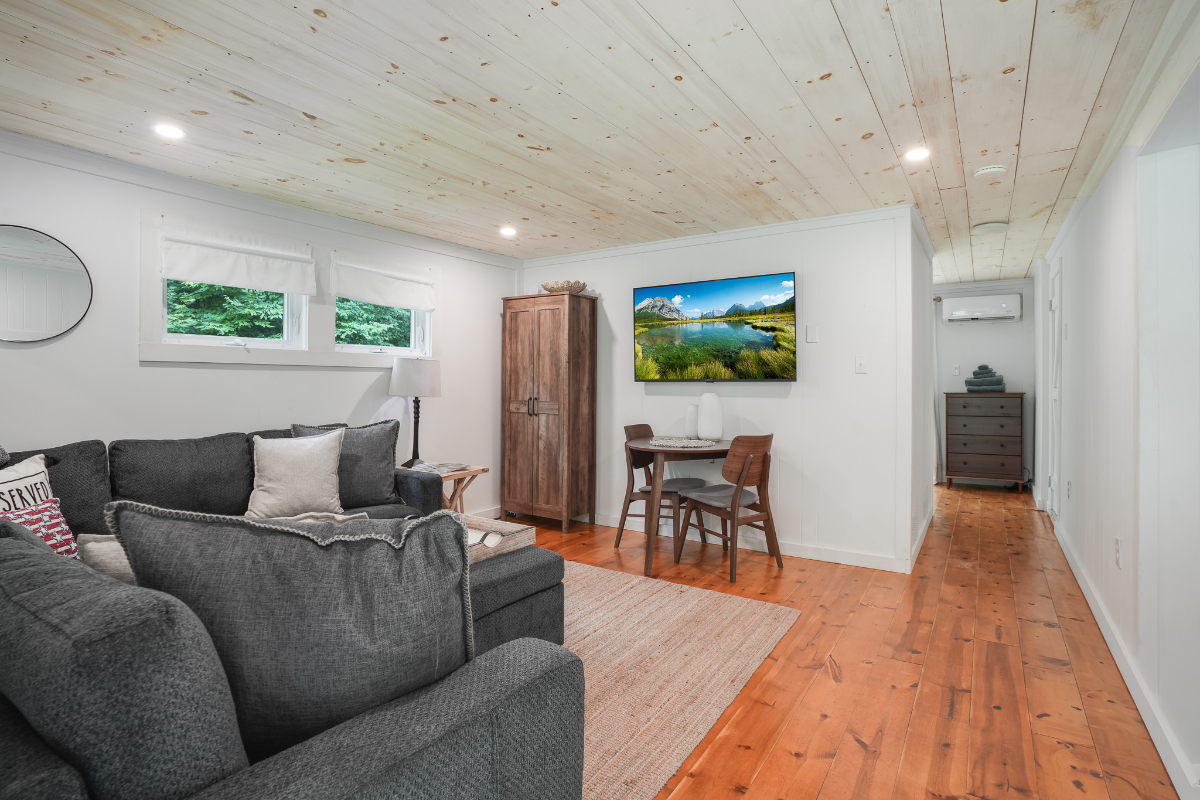 Pet-Friendly Newly Renovated 1BD Cabin in Ancram - Photo 8