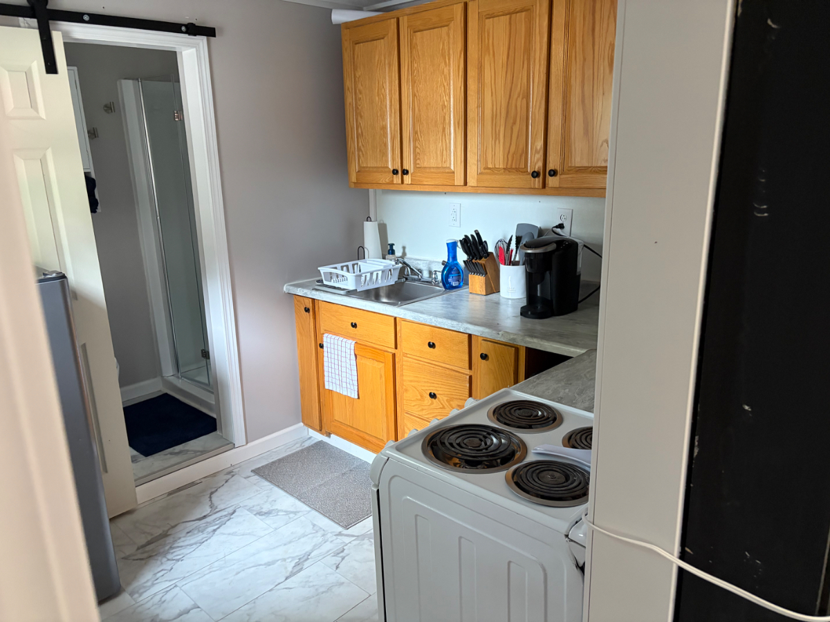 Fully renovated furnished studio apartment - Photo 3