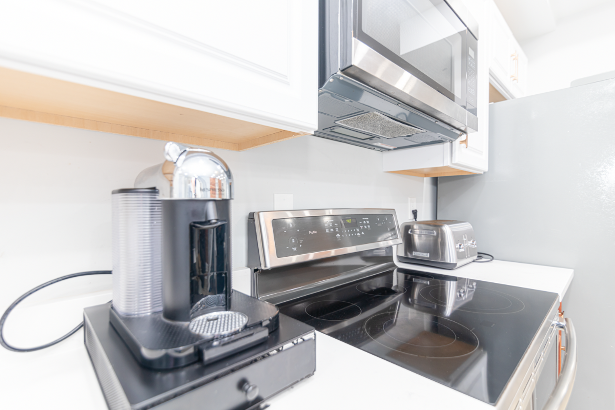 Impeccable Capitol Hill Living - Photo 4