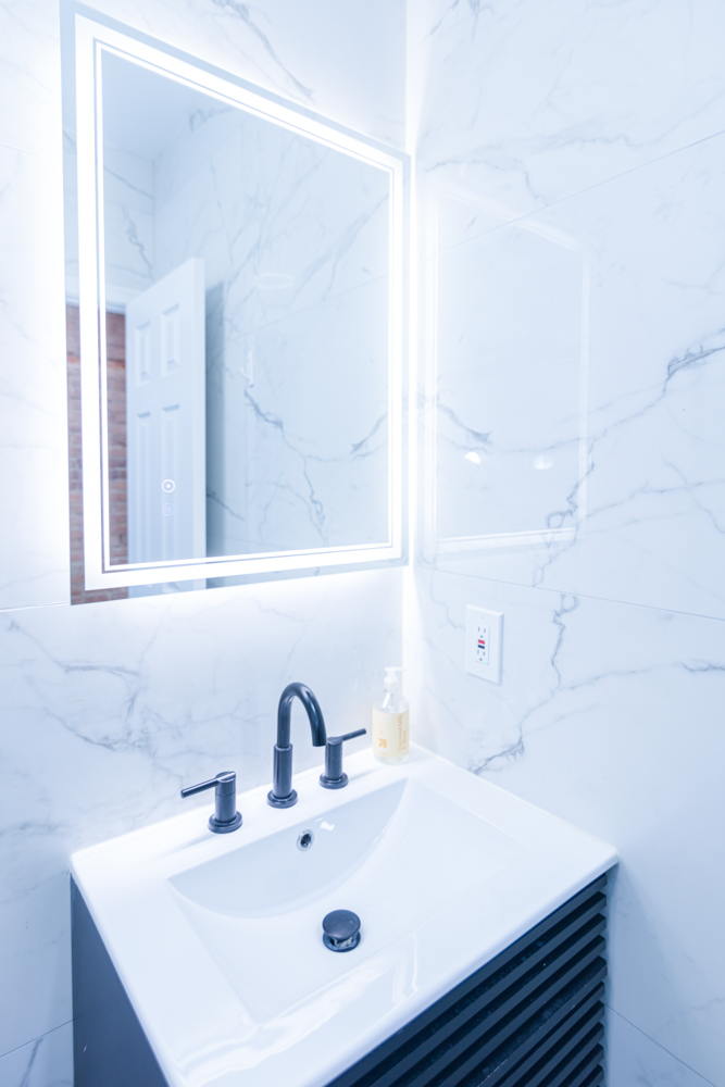 Impeccable Capitol Hill Living - Photo 10