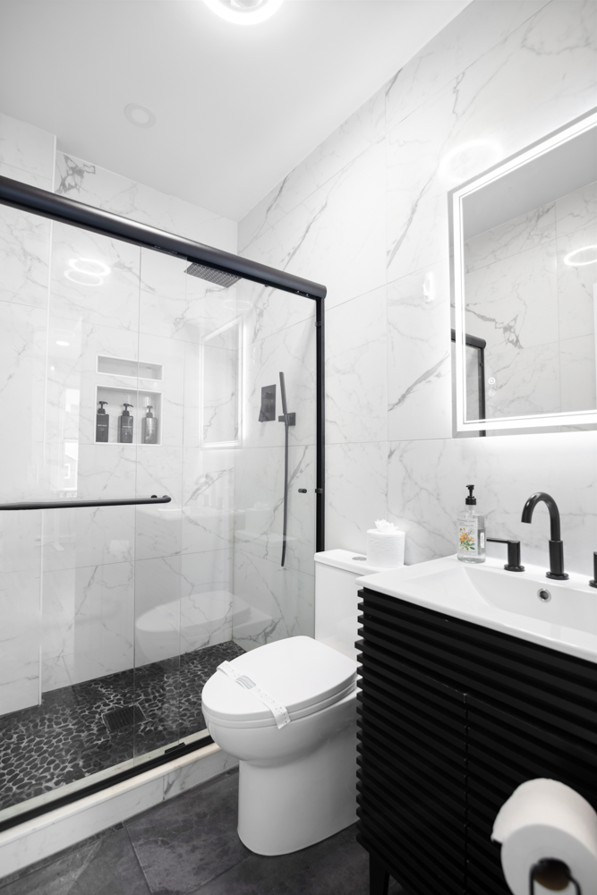 Impeccable Capitol Hill Living - Photo 11
