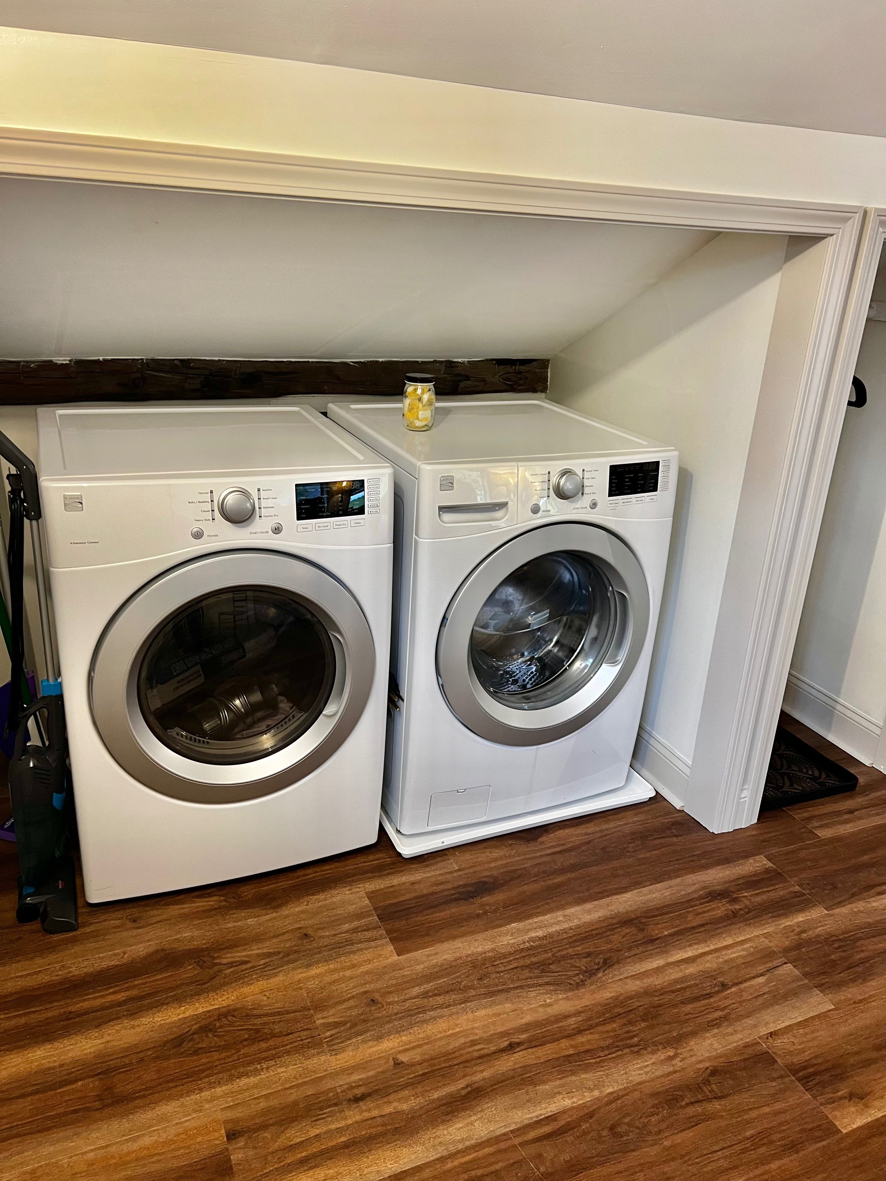 Bright & Contemporary 1BR Apartment | Work-Friendly & Fully Equipped - Photo 8