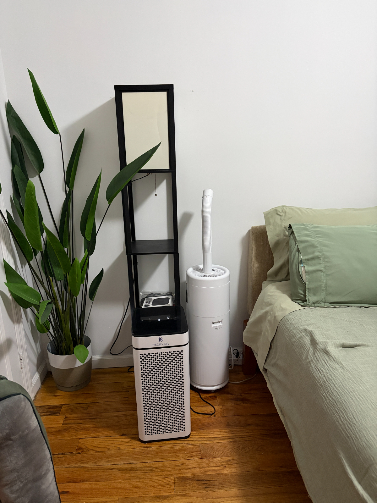 2-Bed, Fully stocked, WFH Set-Up complete with yoga mats, laundry and water filters! - Photo 3