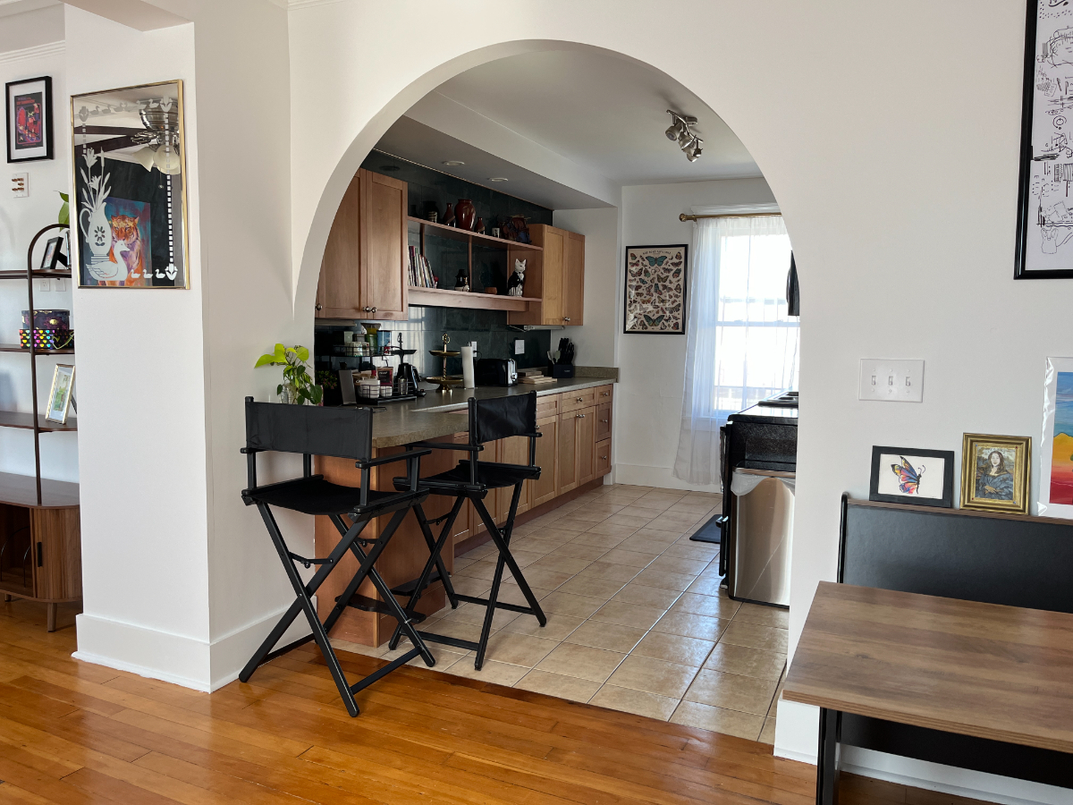 Stylish One Bed, One Bath in Downtown Saint Albans City with Artsy Vibes and Stunning Sunset Views - Photo 3