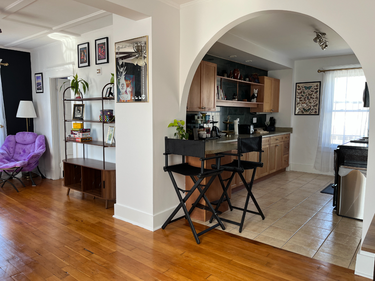 Stylish One Bed, One Bath in Downtown Saint Albans City with Artsy Vibes and Stunning Sunset Views - Photo 2