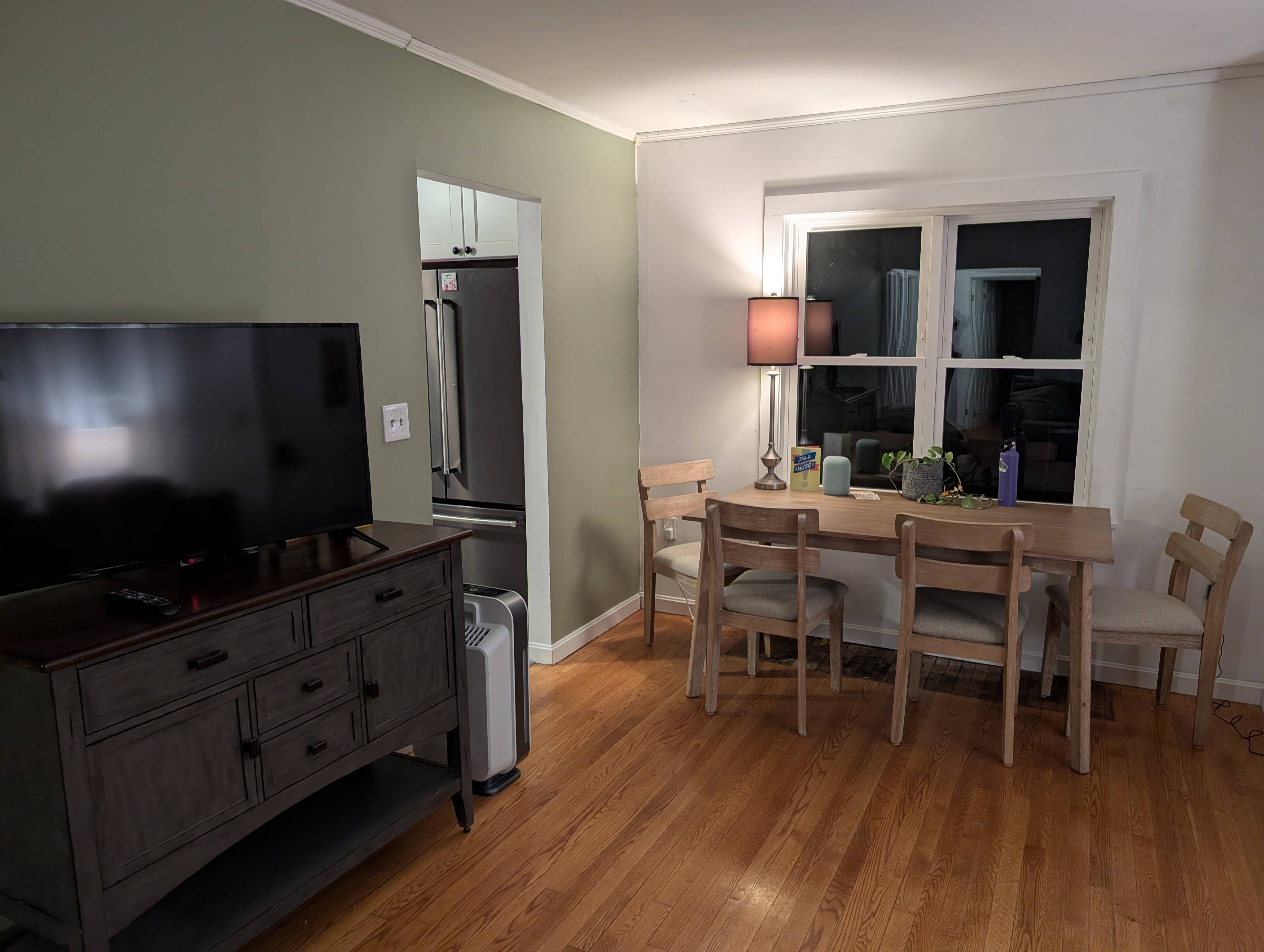 Bedroom Available in Home, Quiet & Walkable Essex Location - Photo 8