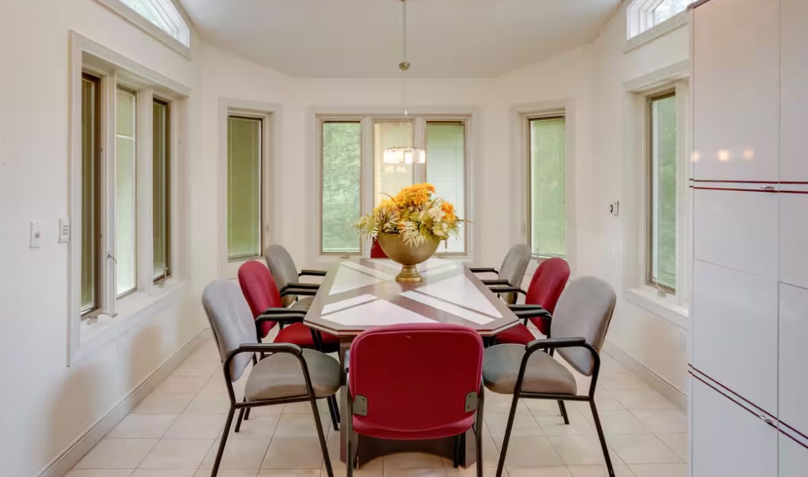 Private, Quiet Rooms in a Spacious and Beautiful Home Room 1 - Photo 6