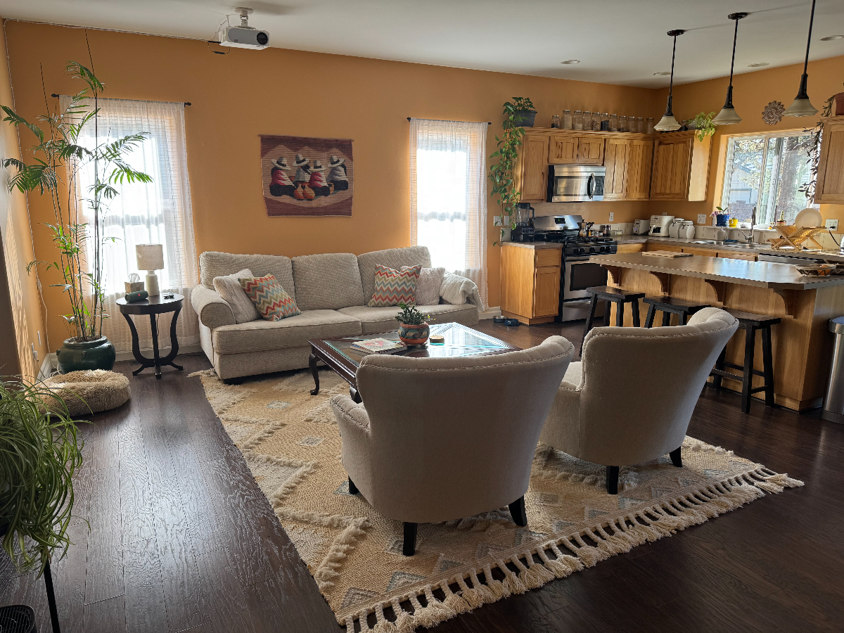 Ski Season Basecamp / Traveling Nurse Housing - Furnished 3BR/2BA, Quiet SE Bend, 10 Min to St. Charles - Photo 1