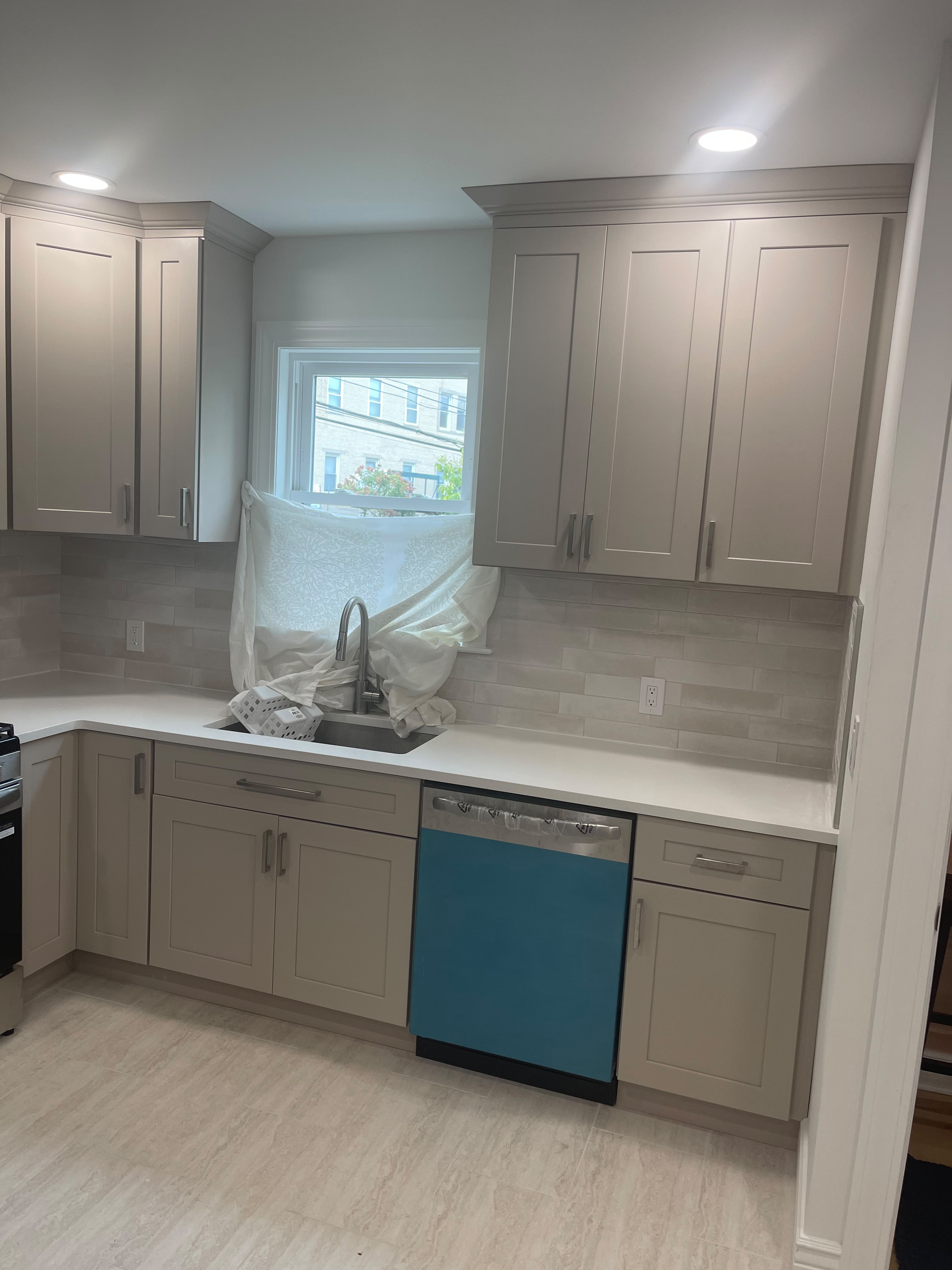 Gorgeous RM in house brand new - Photo 10