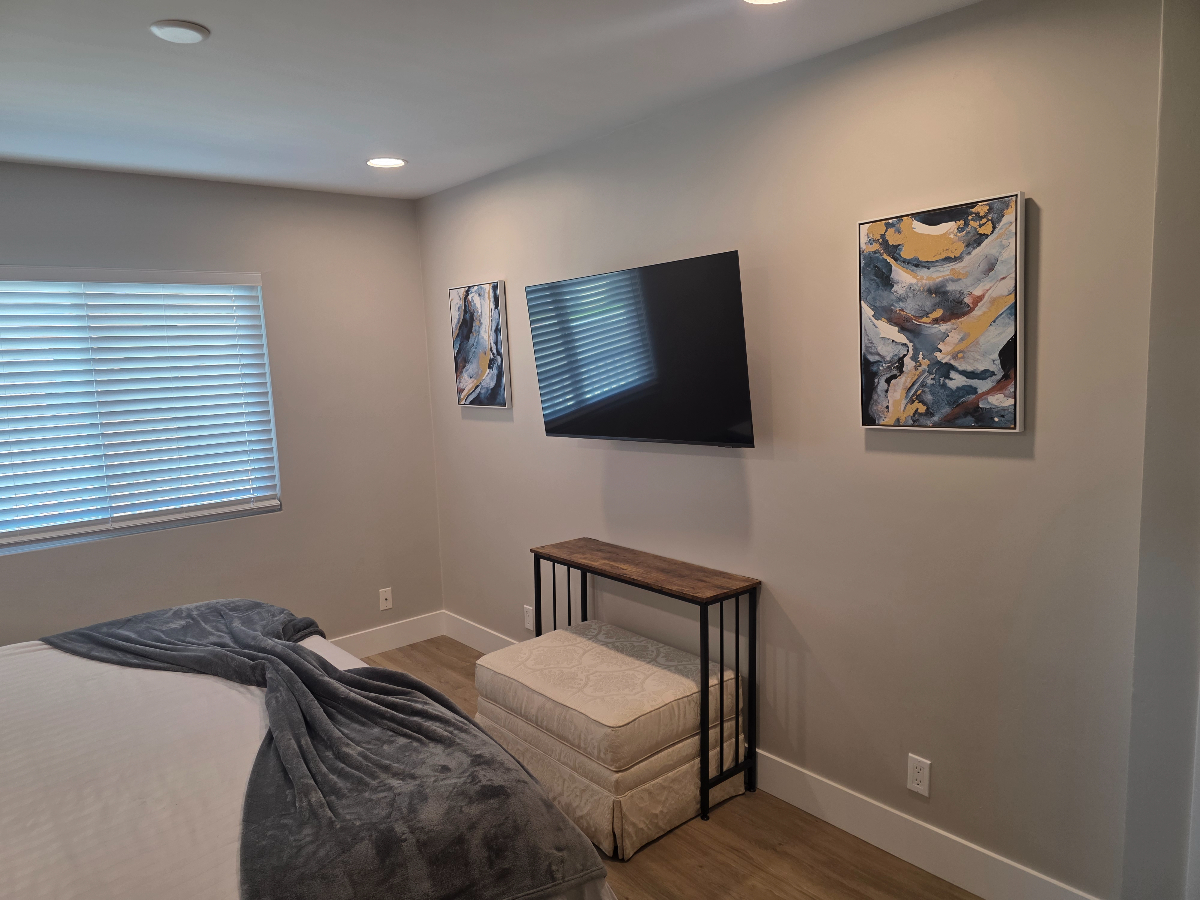 Luxury retreat, fully remodeled one-bedroom with premium finishes. - Photo 4