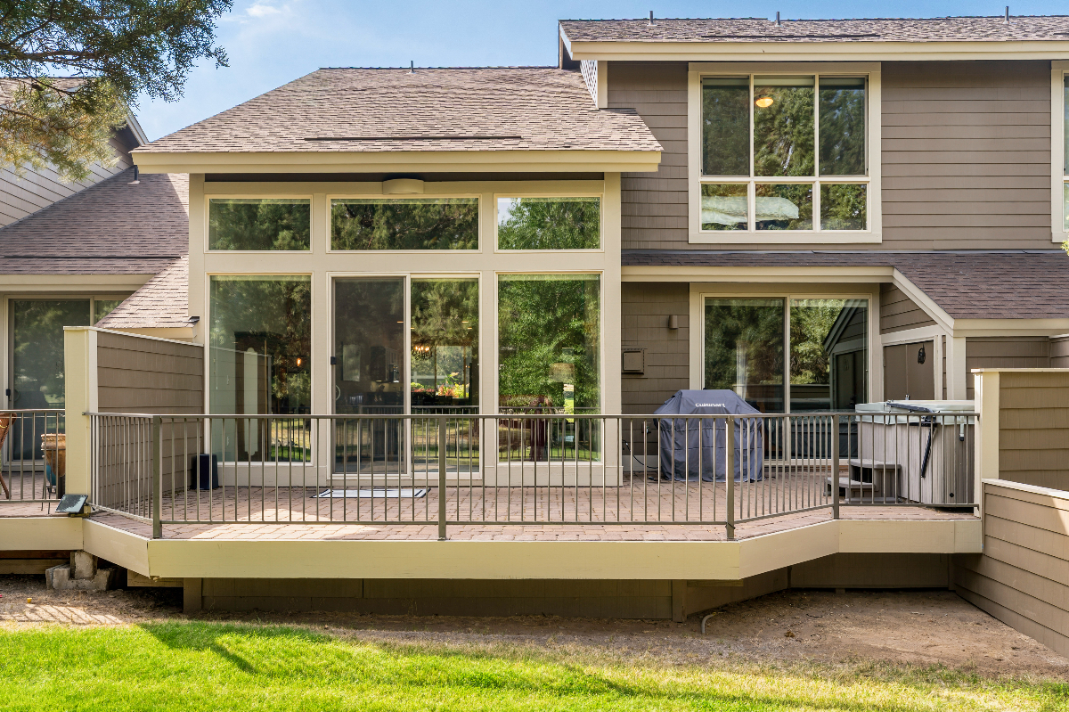Fully furnished light, bright townhome on the Creek - Photo 2