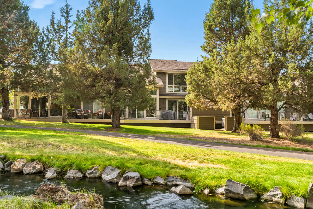Fully furnished light, bright townhome on the Creek - Photo 3