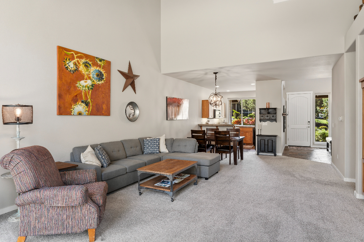 Fully furnished light, bright townhome on the Creek - Photo 6