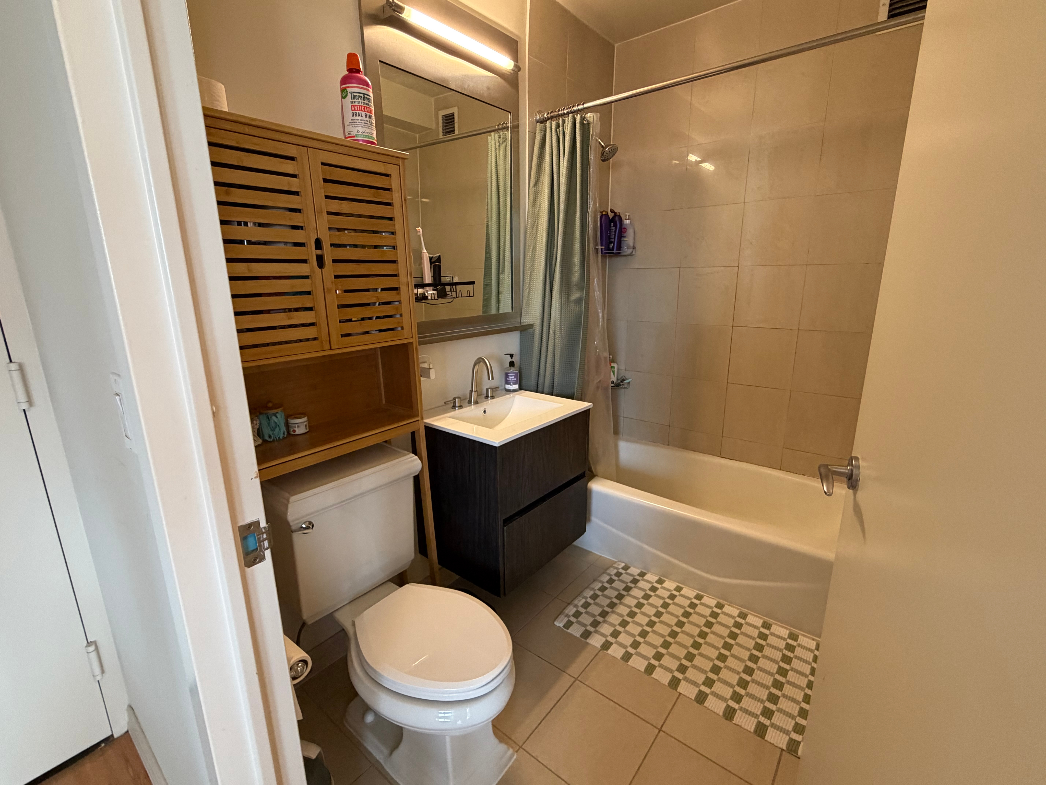 Luxury 1BR with Gym and Rooftop Patio, Steps to Central Park and Times Square - Photo 8