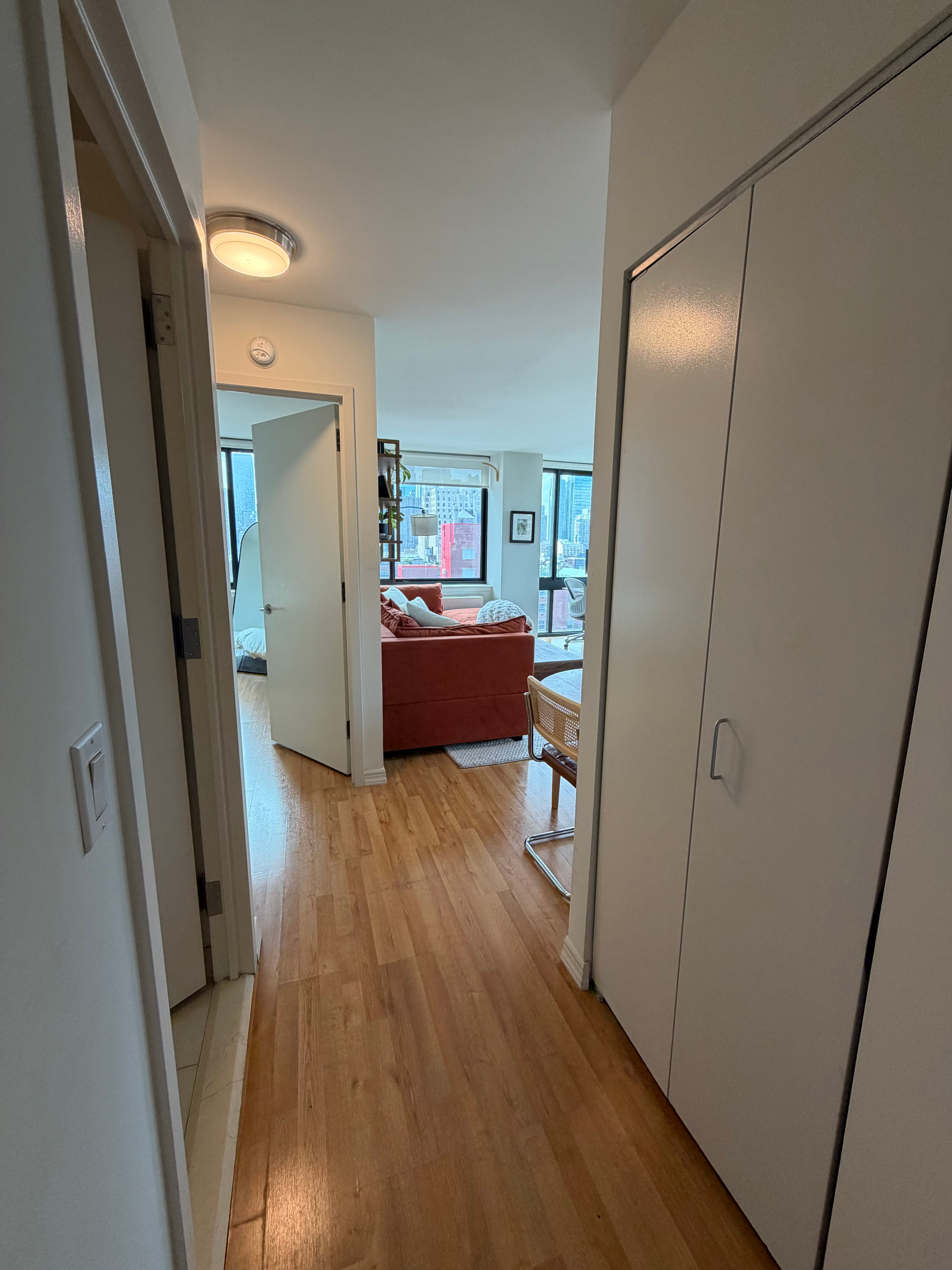 Luxury 1BR with Gym and Rooftop Patio, Steps to Central Park and Times Square - Photo 10
