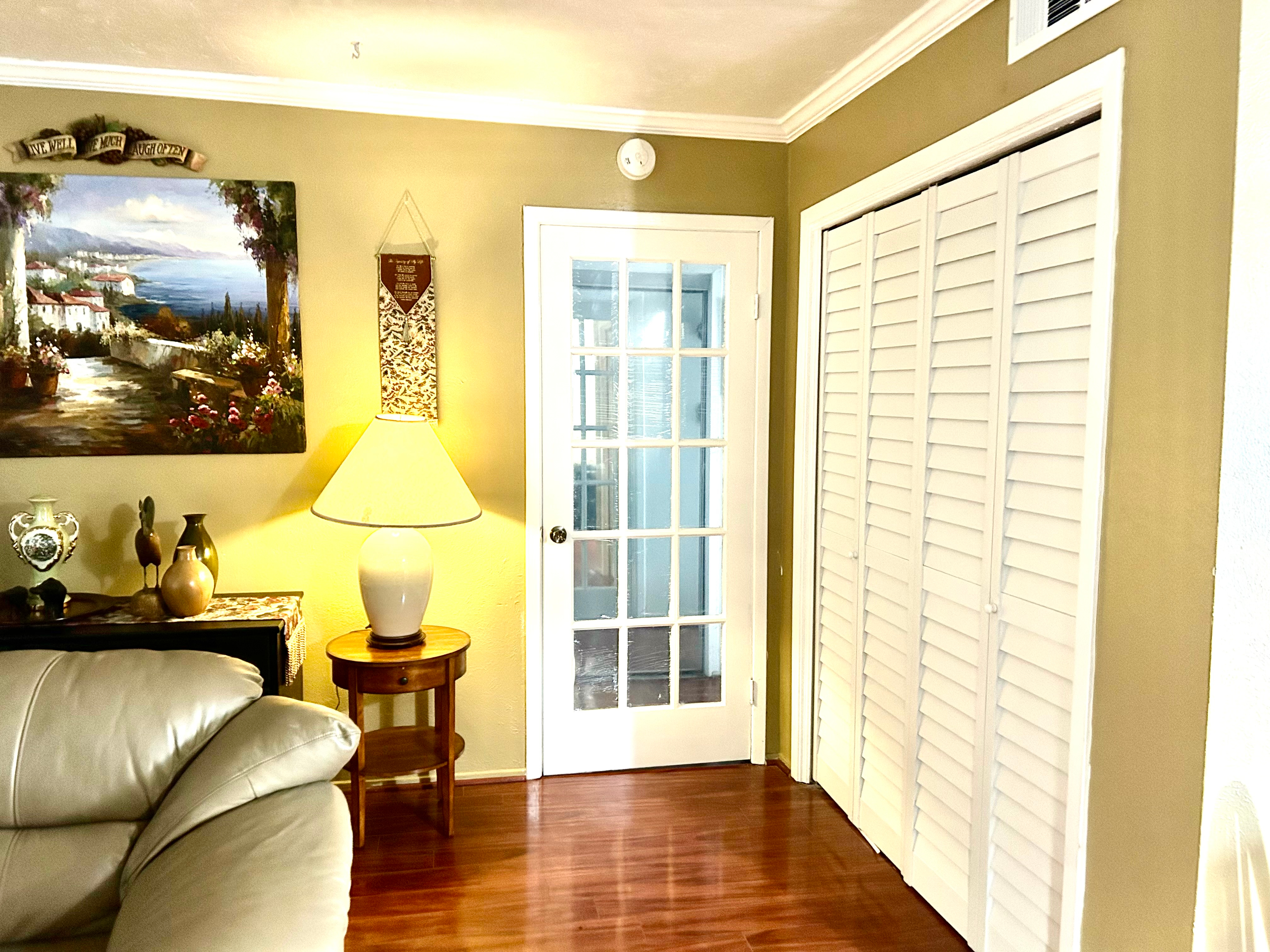 Cozy 1-Bedroom Condo with Balcony, Utilities Included & Covered Parking - Prime Location - Photo 8