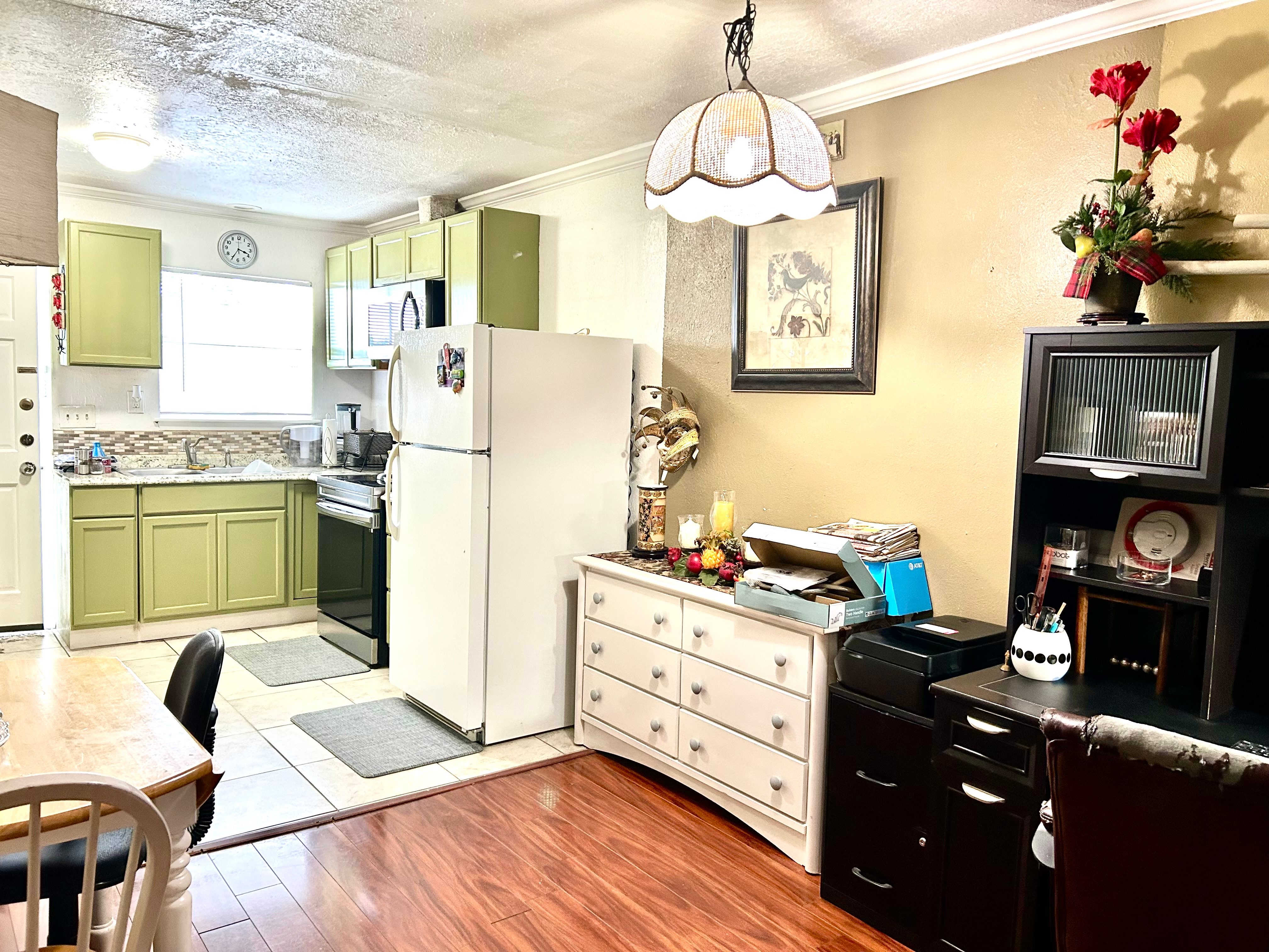 Cozy 1-Bedroom Condo with Balcony, Utilities Included & Covered Parking - Prime Location - Photo 7