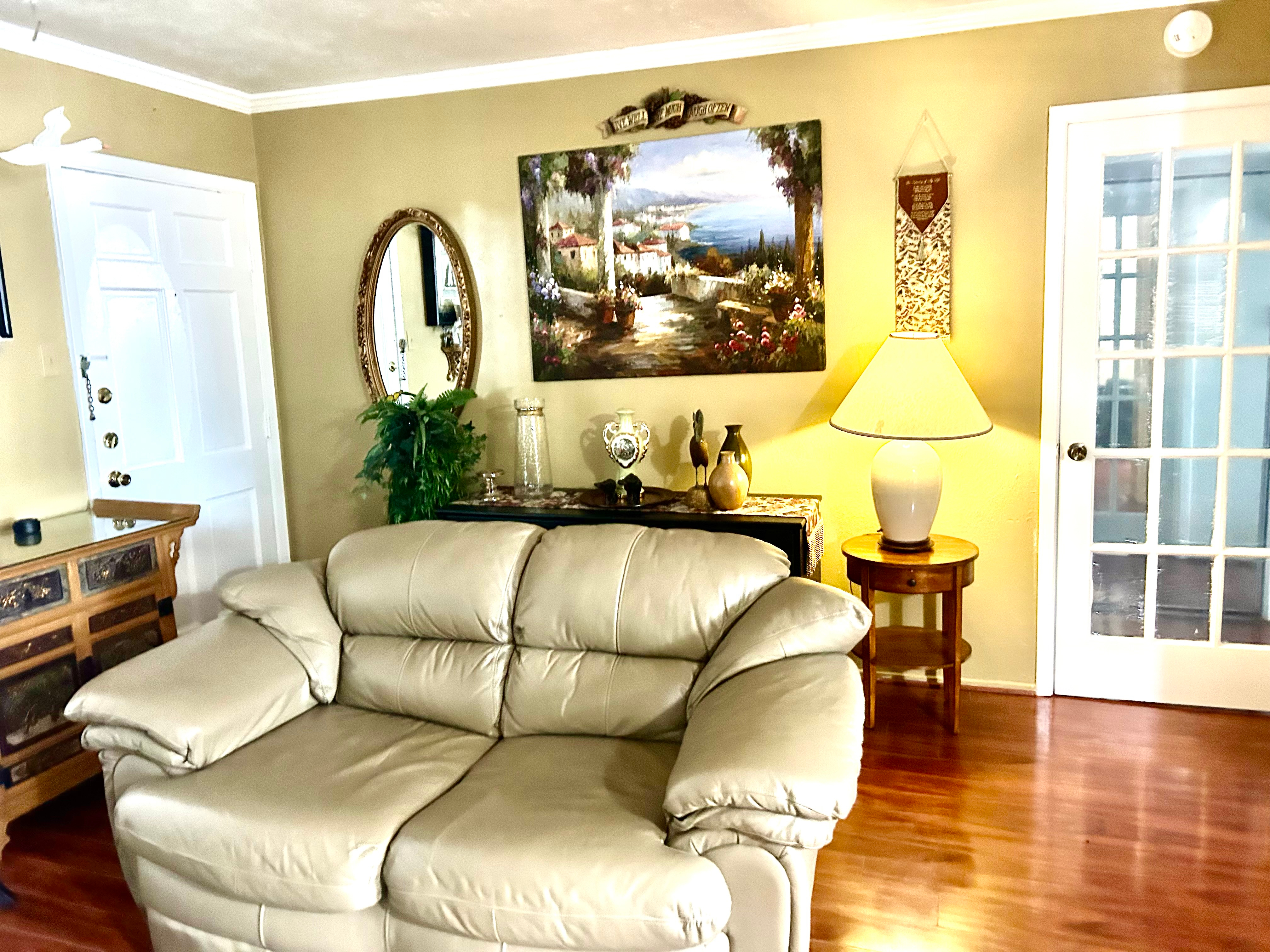 Cozy 1-Bedroom Condo with Balcony, Utilities Included & Covered Parking - Prime Location - Photo 3