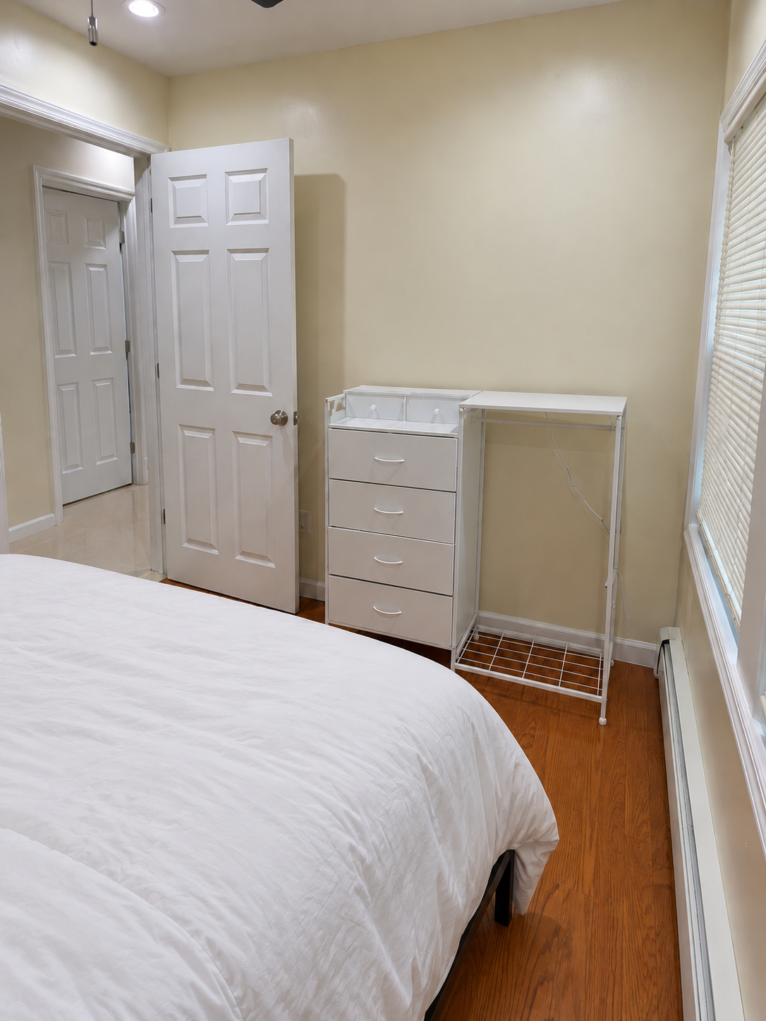 Modern, Fully Furnished, & Newly Renovated - 2BR/1BA - Photo 8