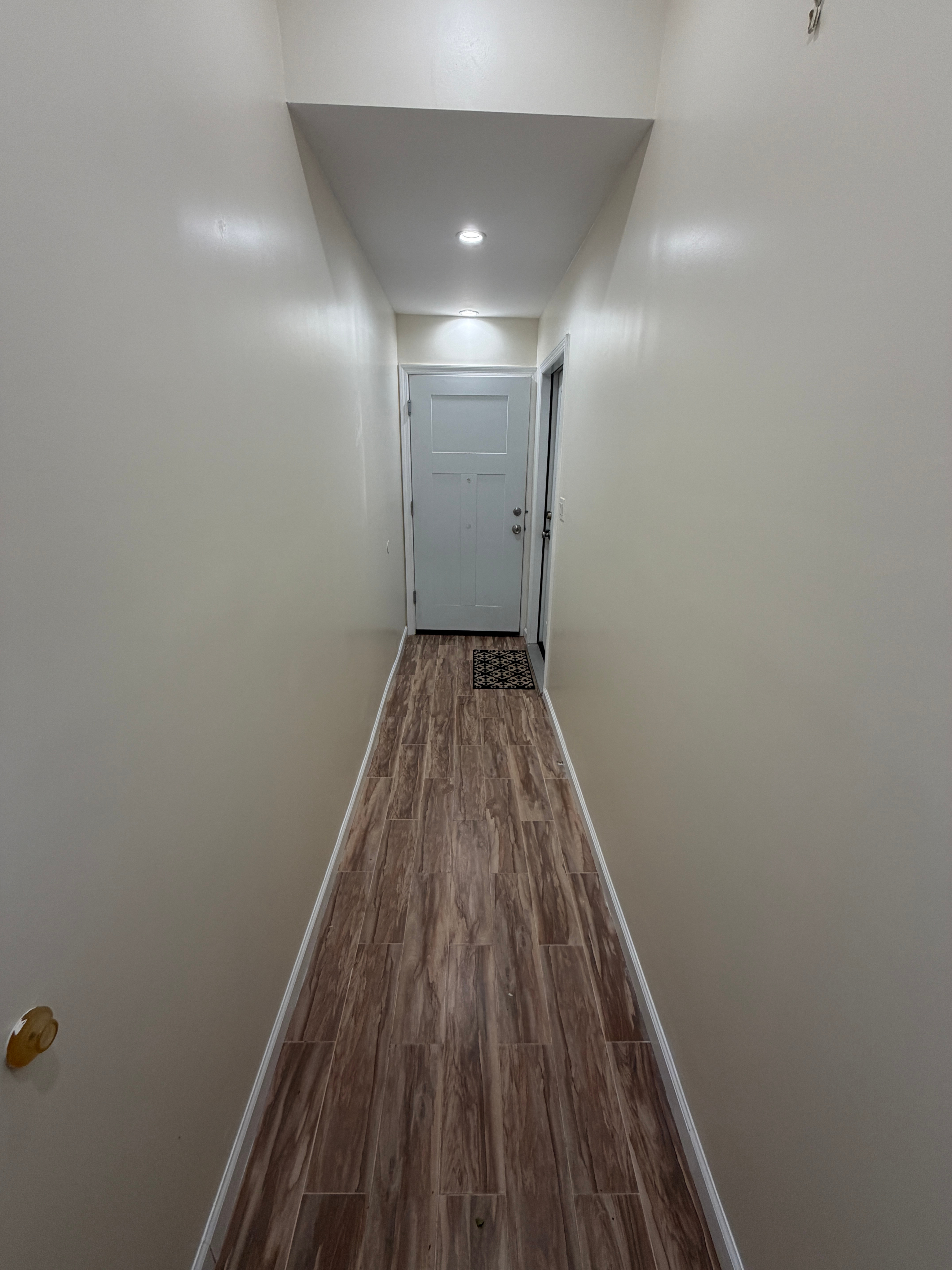 Modern, Fully Furnished, & Newly Renovated - 2BR/1BA - Photo 9