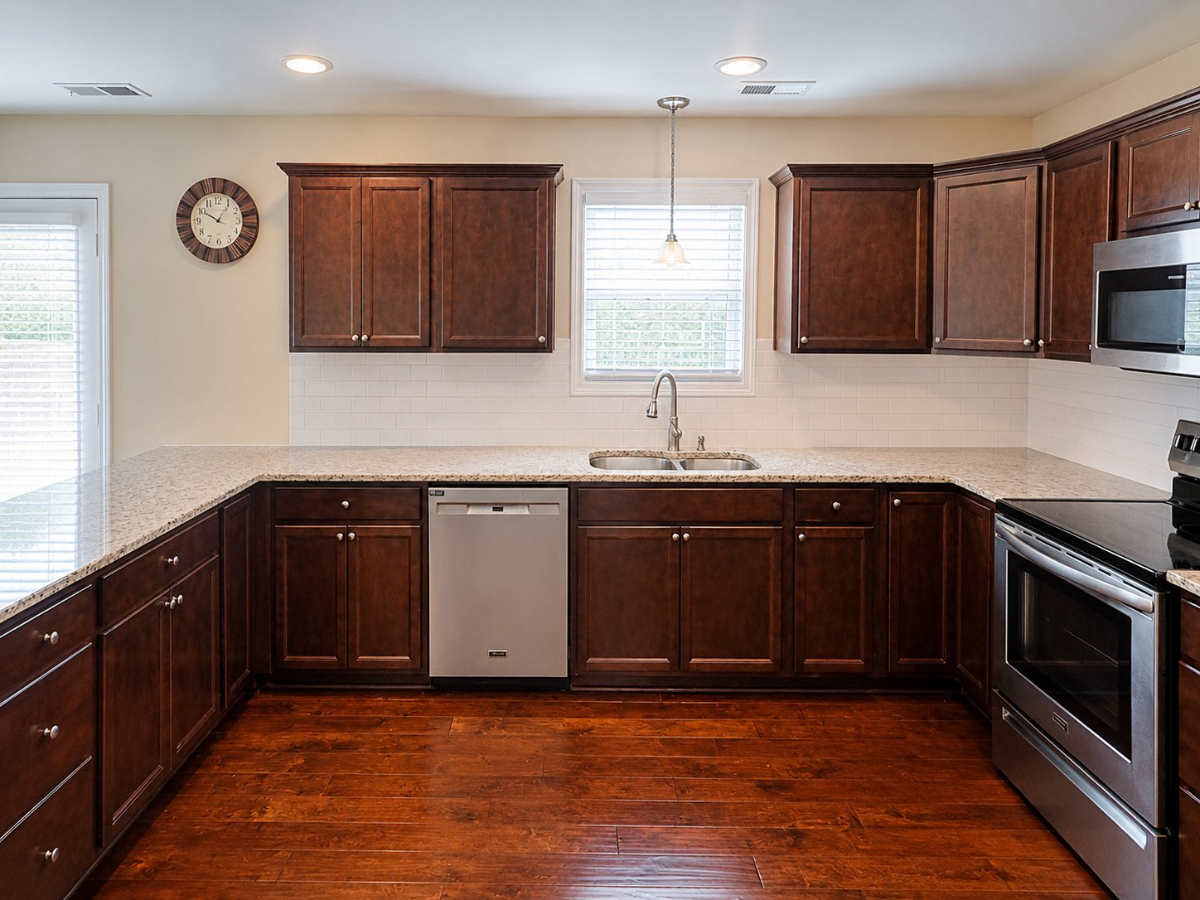 4BR 3BA Lexington Home, Near Masterson Station - Photo 9