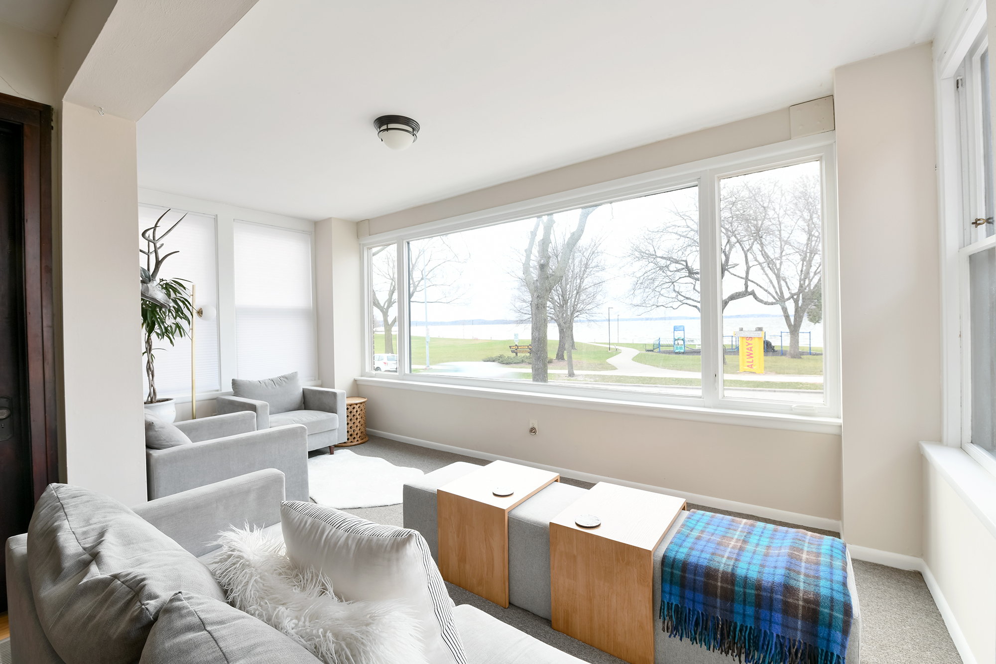 Historic Downtown Mendota Lakeview Flat - Photo 6