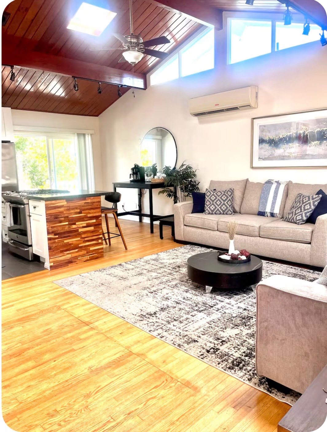 Spacious Point Loma Hideaway - Photo 4