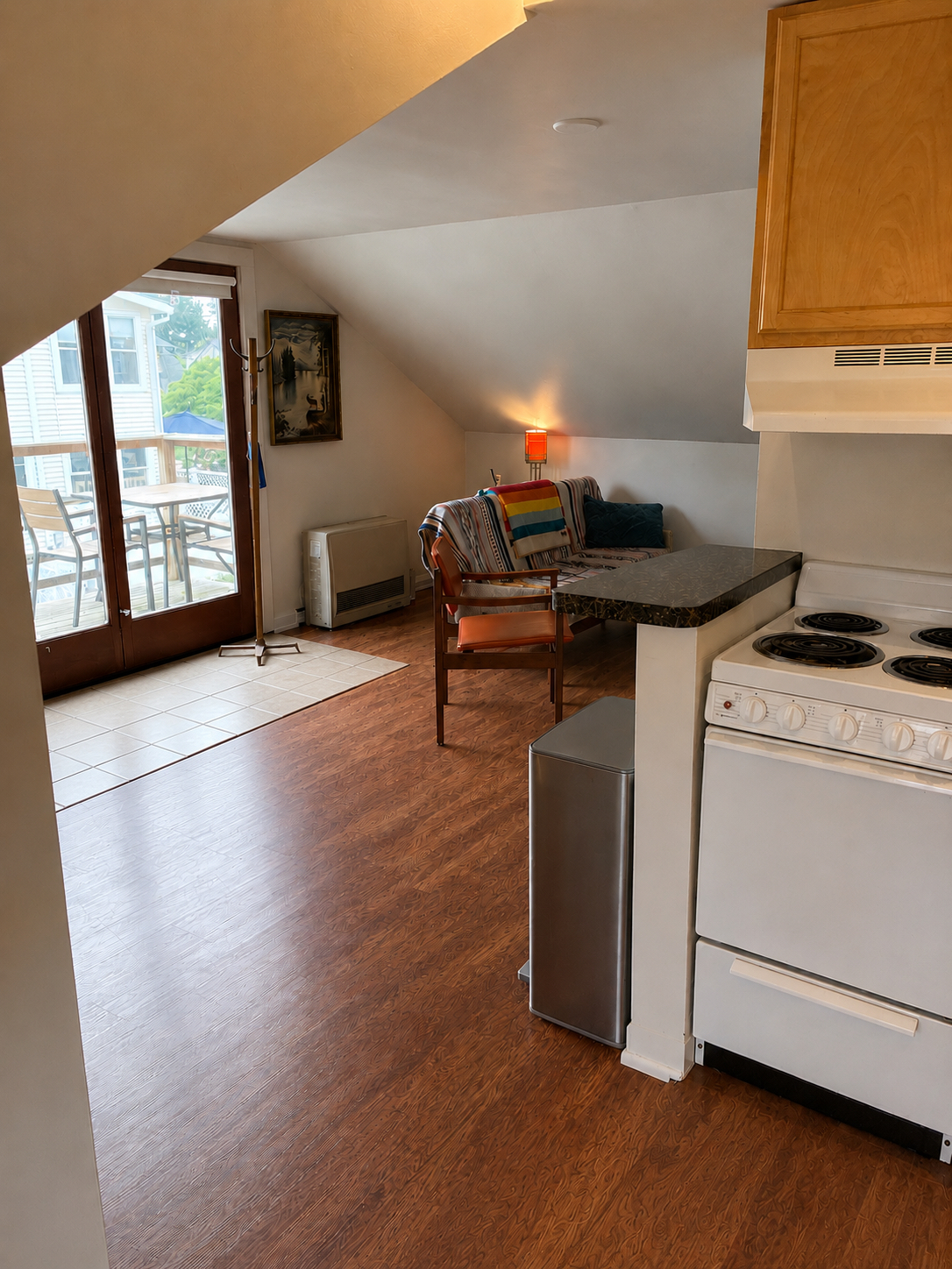 Burlington: Lovely Furnished one bedroom apt. - Photo 9