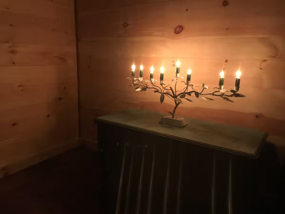 Cozy Woodland Cabin With Loft, Kingdom Trails Access And Pickleball Court - Photo 10