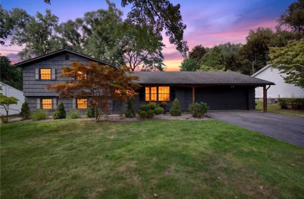 Updated 4BR Irondequoit Home | Sunroom | Garage | Quiet Neighborhood - Photo 10
