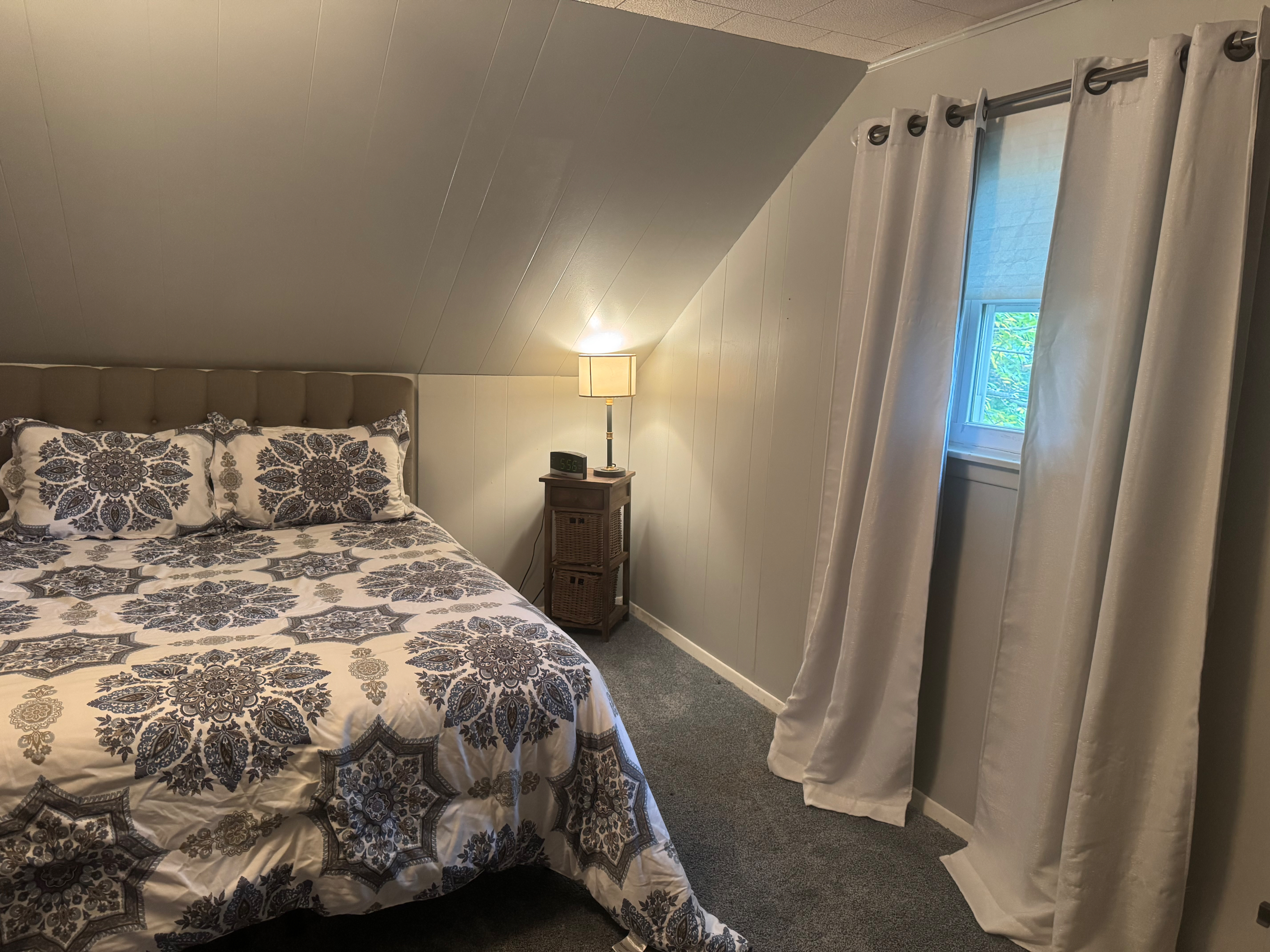 Charming 1 bedroom apartment in a quiet wonderful East Utica neighborhood! - Photo 8