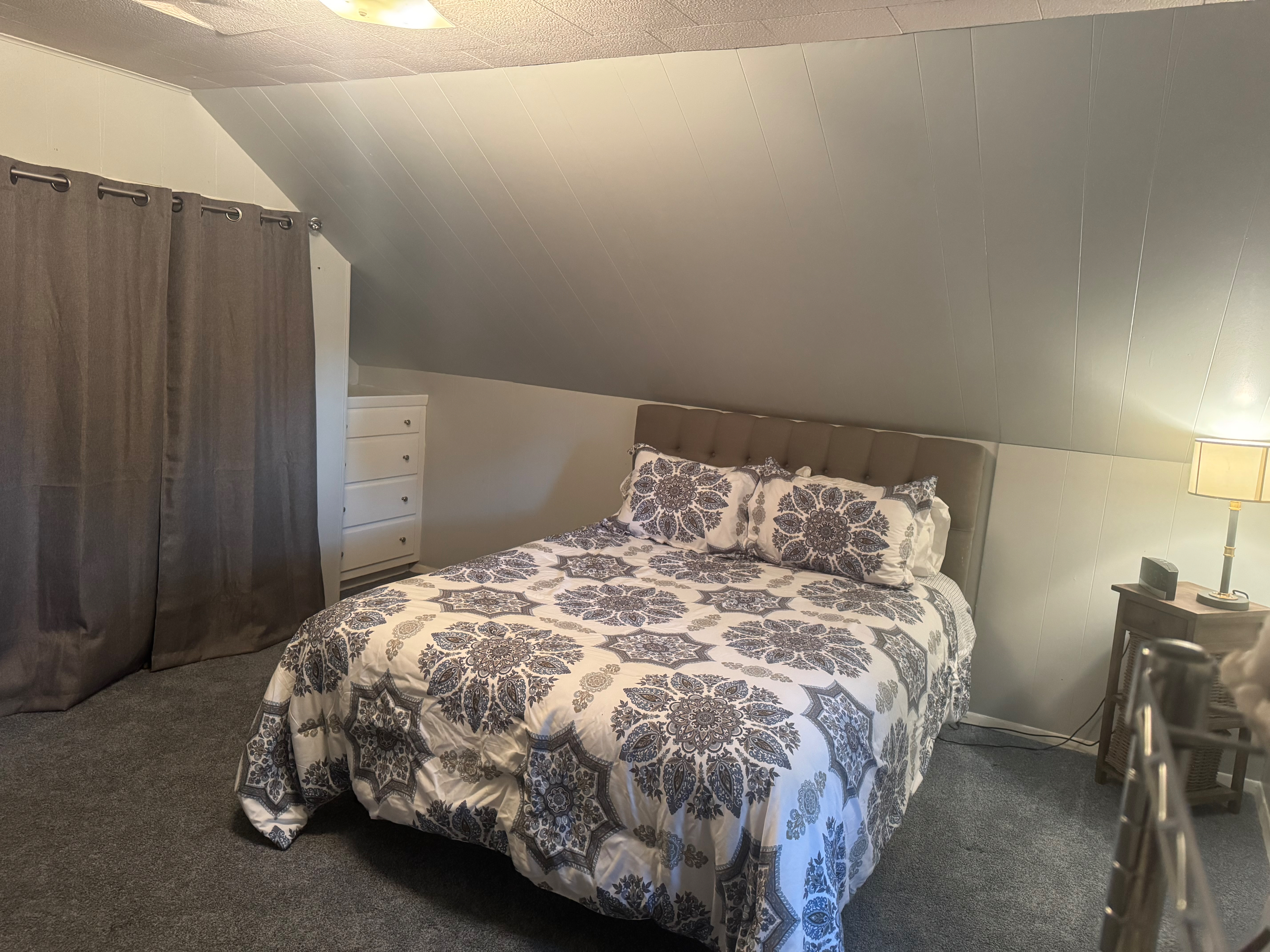Charming 1 bedroom apartment in a quiet wonderful East Utica neighborhood! - Photo 10
